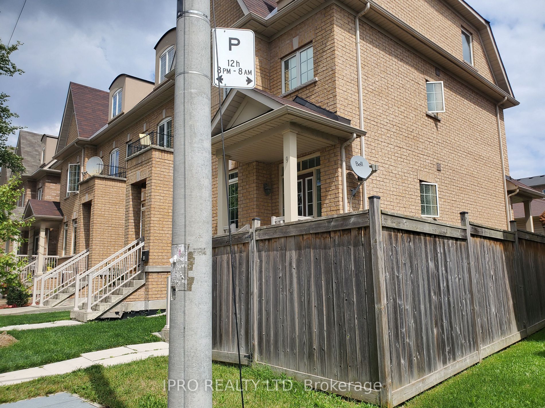 9 Parrotta Dr