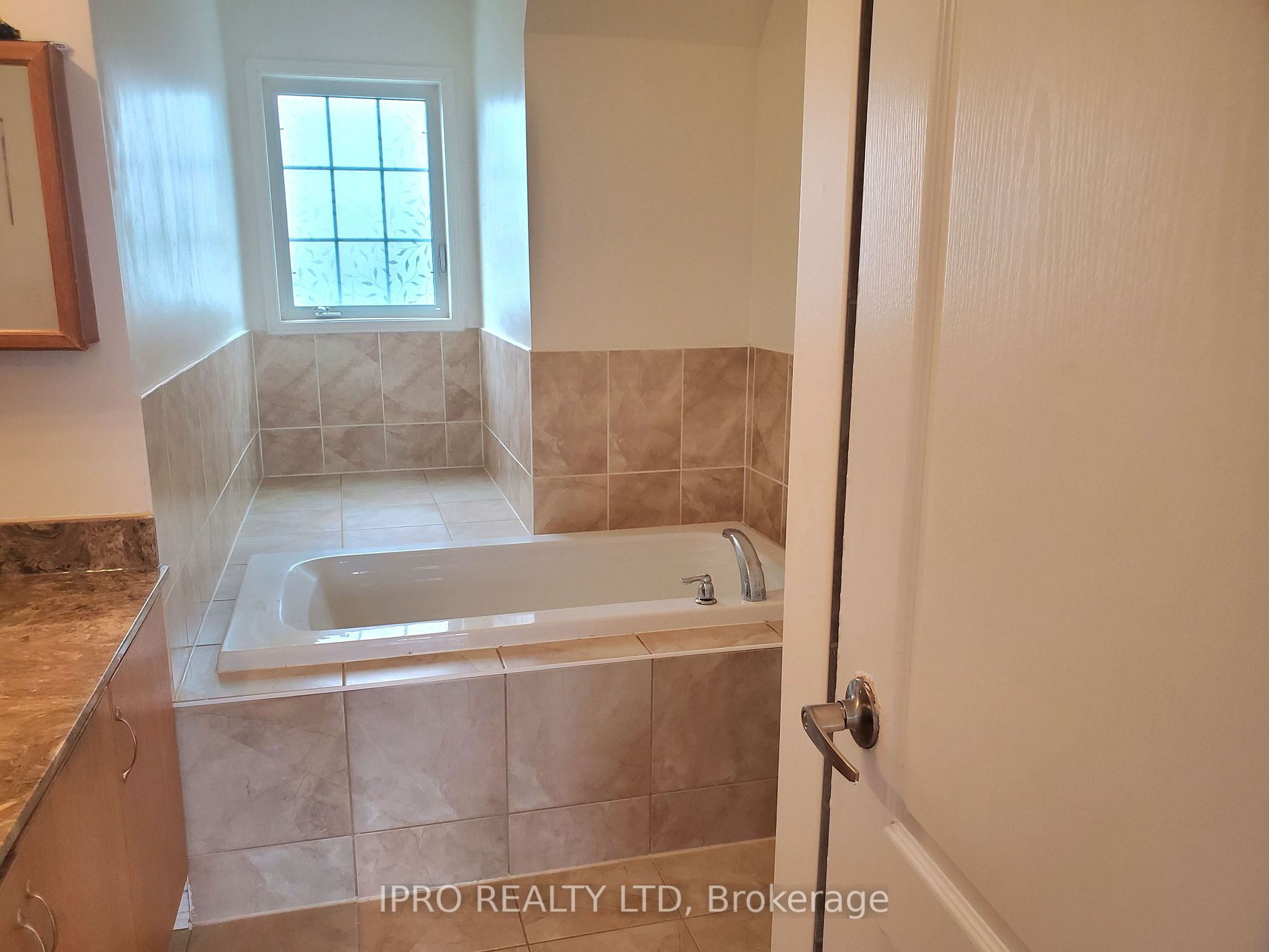 9 Parrotta Dr