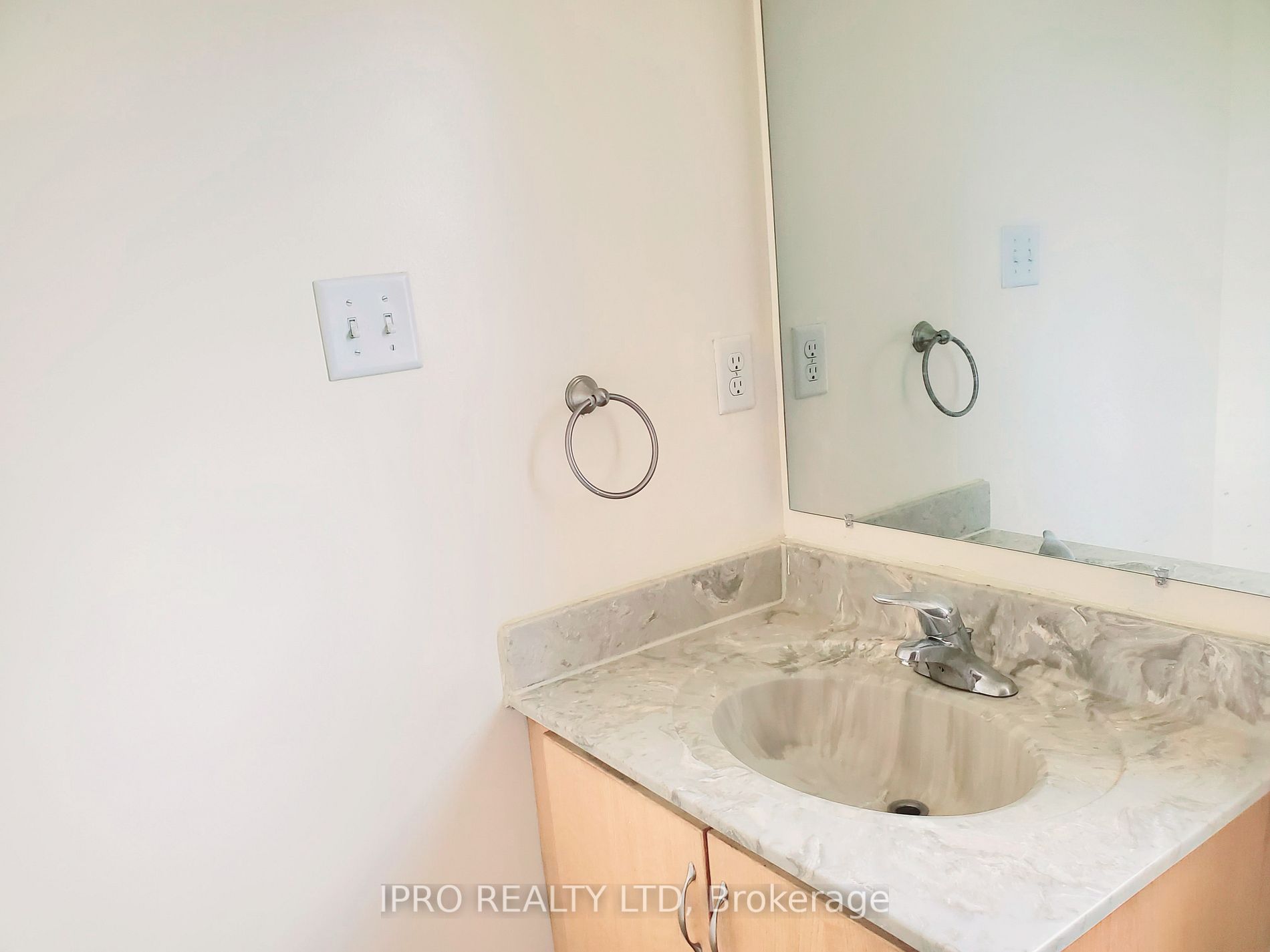 9 Parrotta Dr