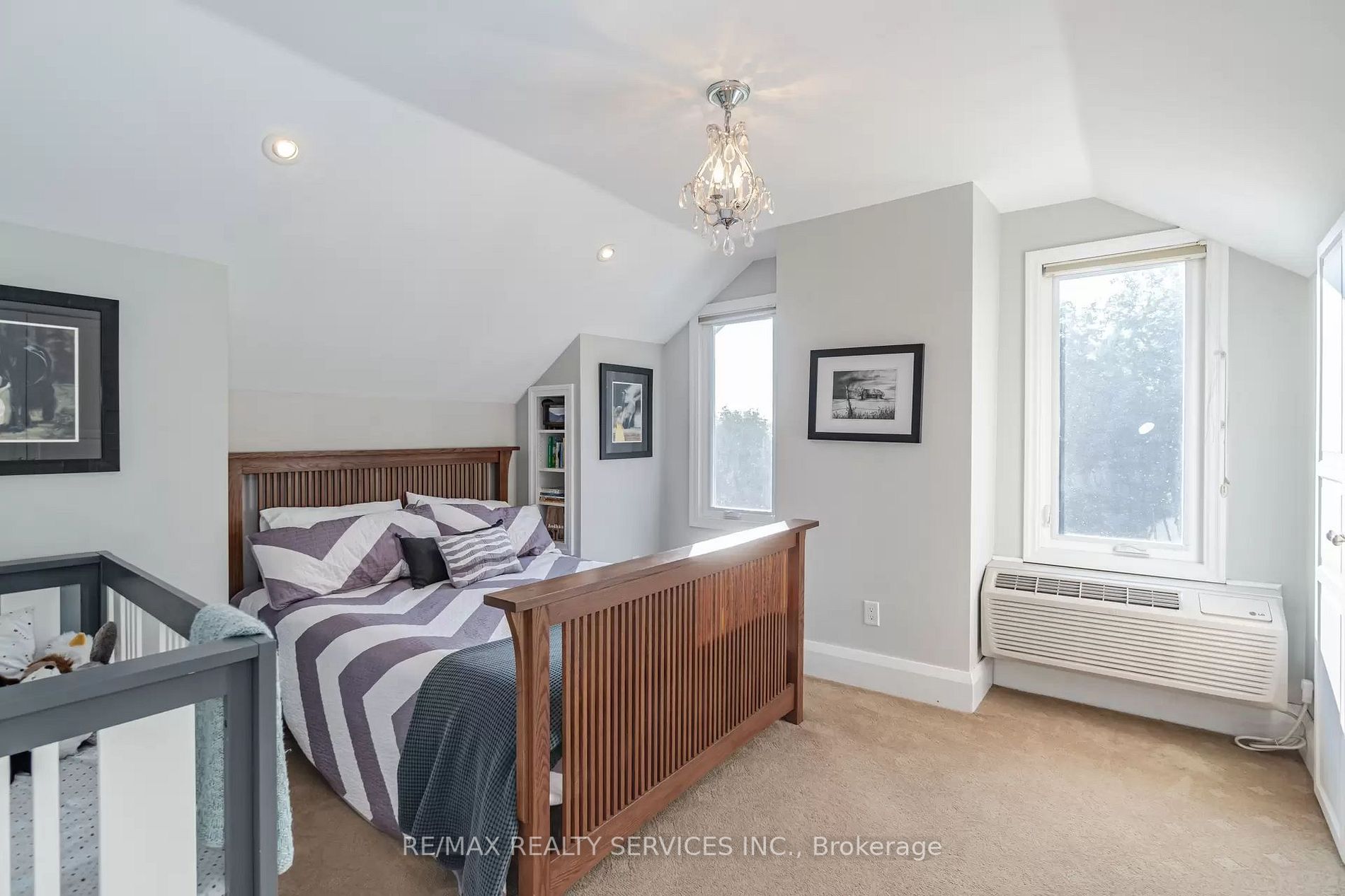 38 Rosedale Ave W