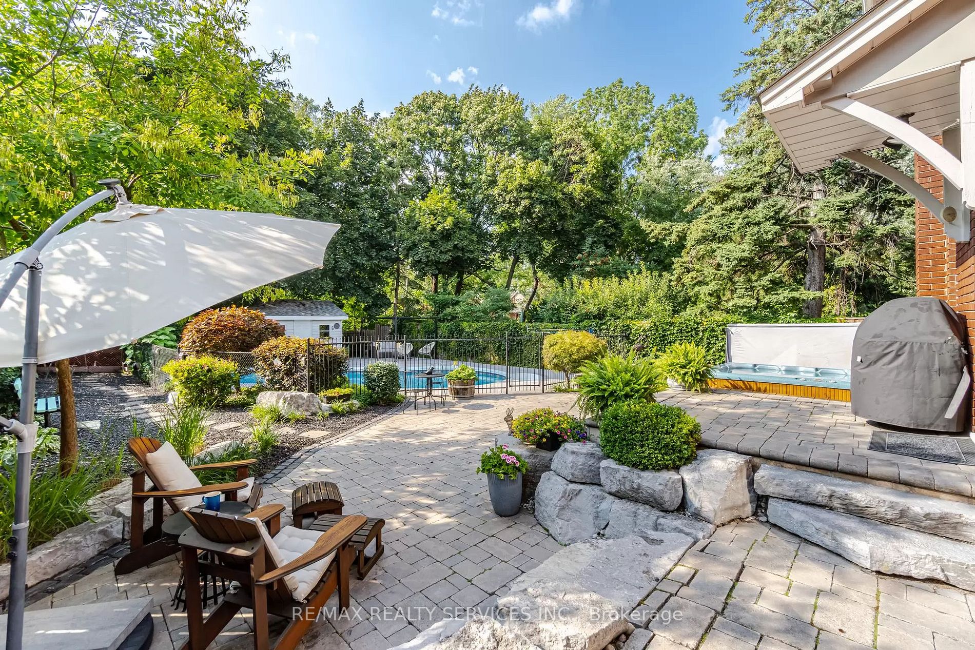 38 Rosedale Ave W
