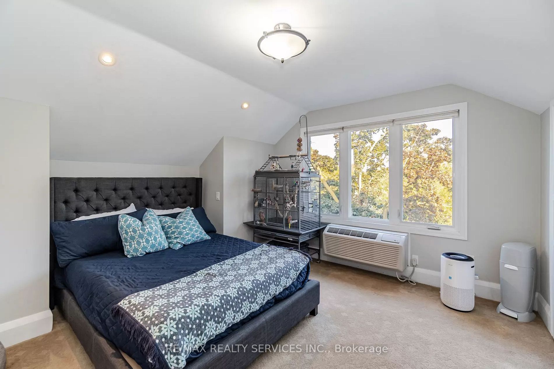 38 Rosedale Ave W