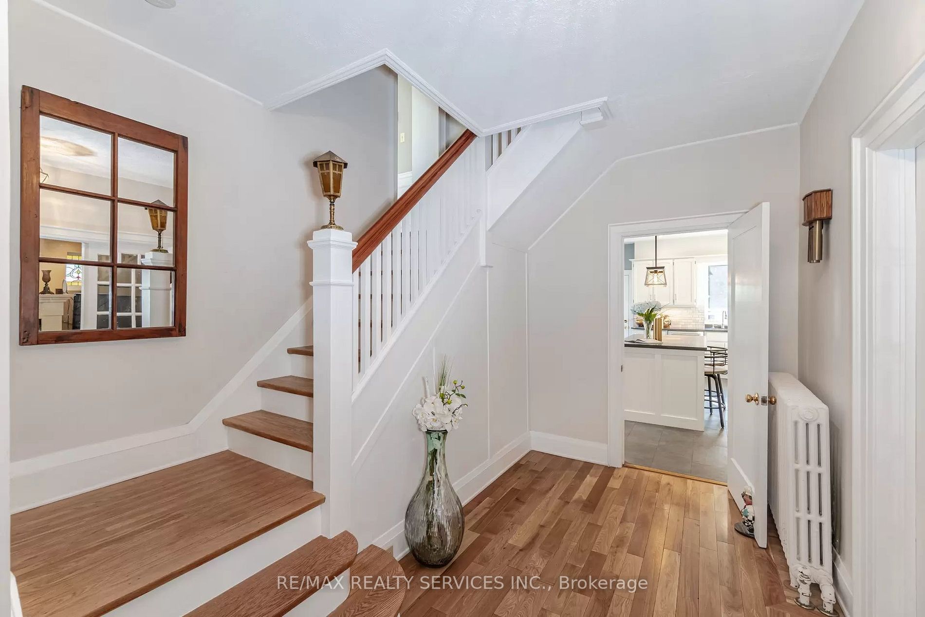 38 Rosedale Ave W