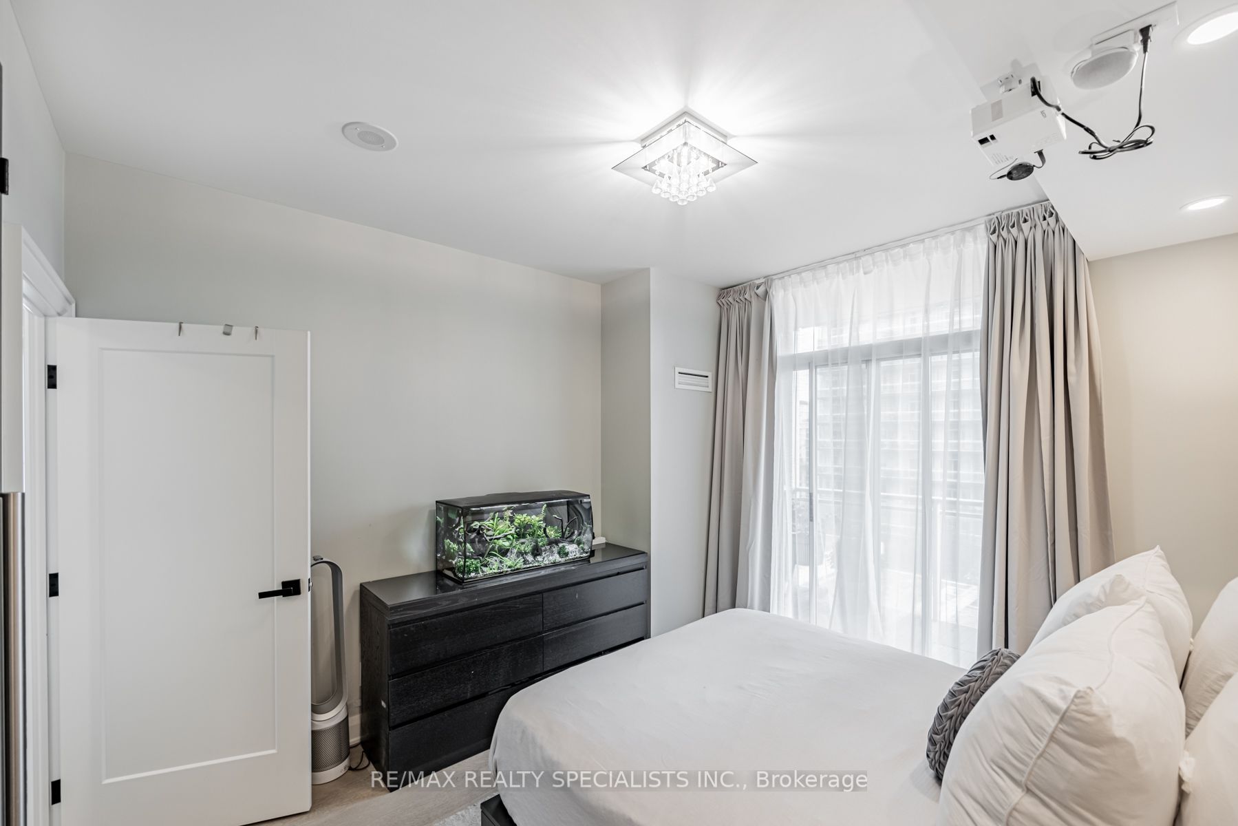 225 Webb Dr, #1005