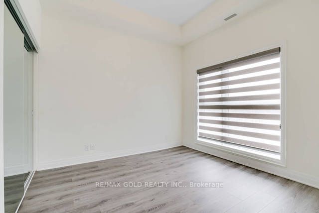 128 Grovewood Common, #607