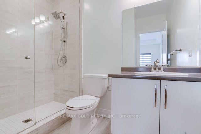 128 Grovewood Common, #607