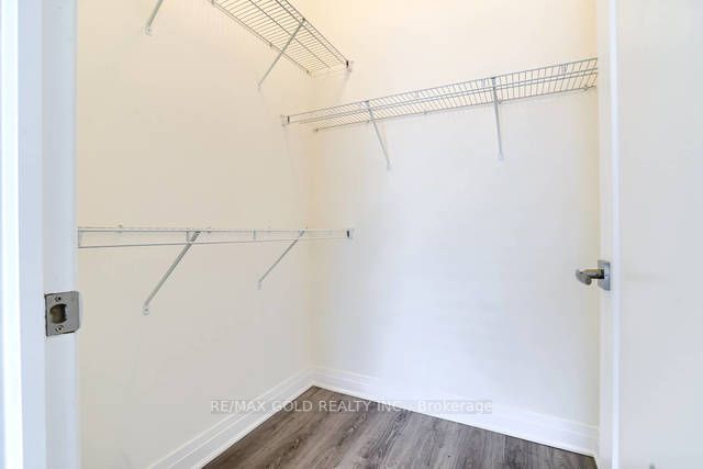 128 Grovewood Common, #607