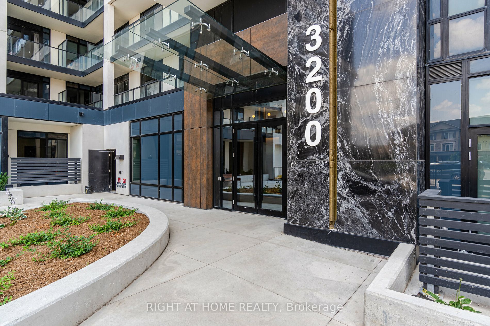 3200 william Coltson Avenue E, #117