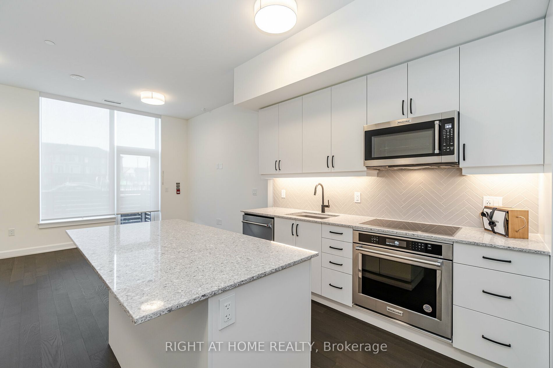3200 william Coltson Avenue E, #117