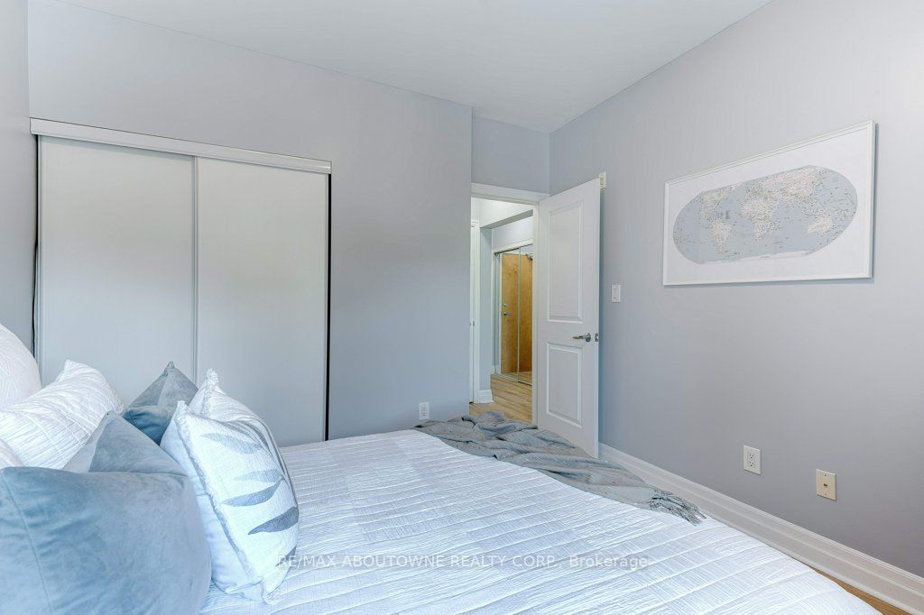 459 Kerr Street, #205