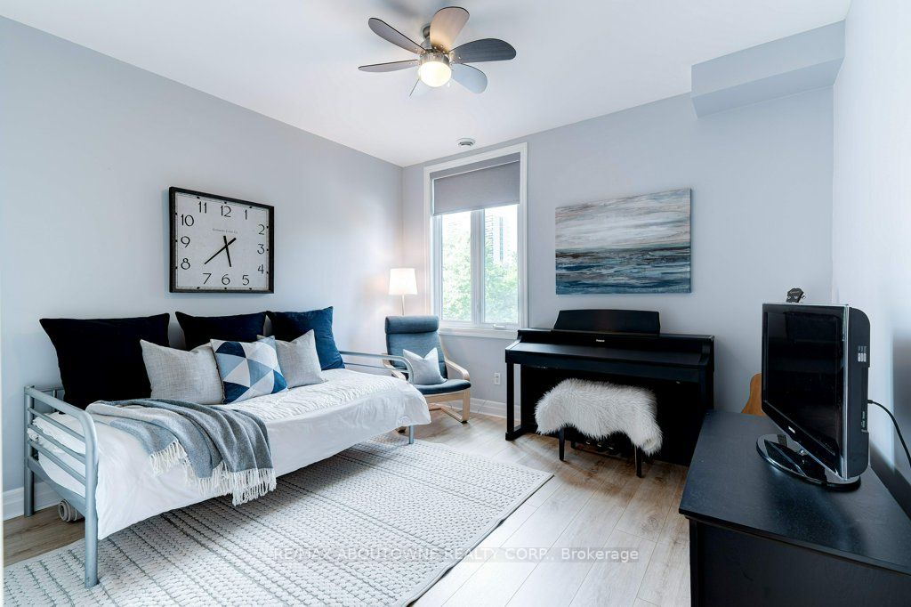 459 Kerr Street, #205