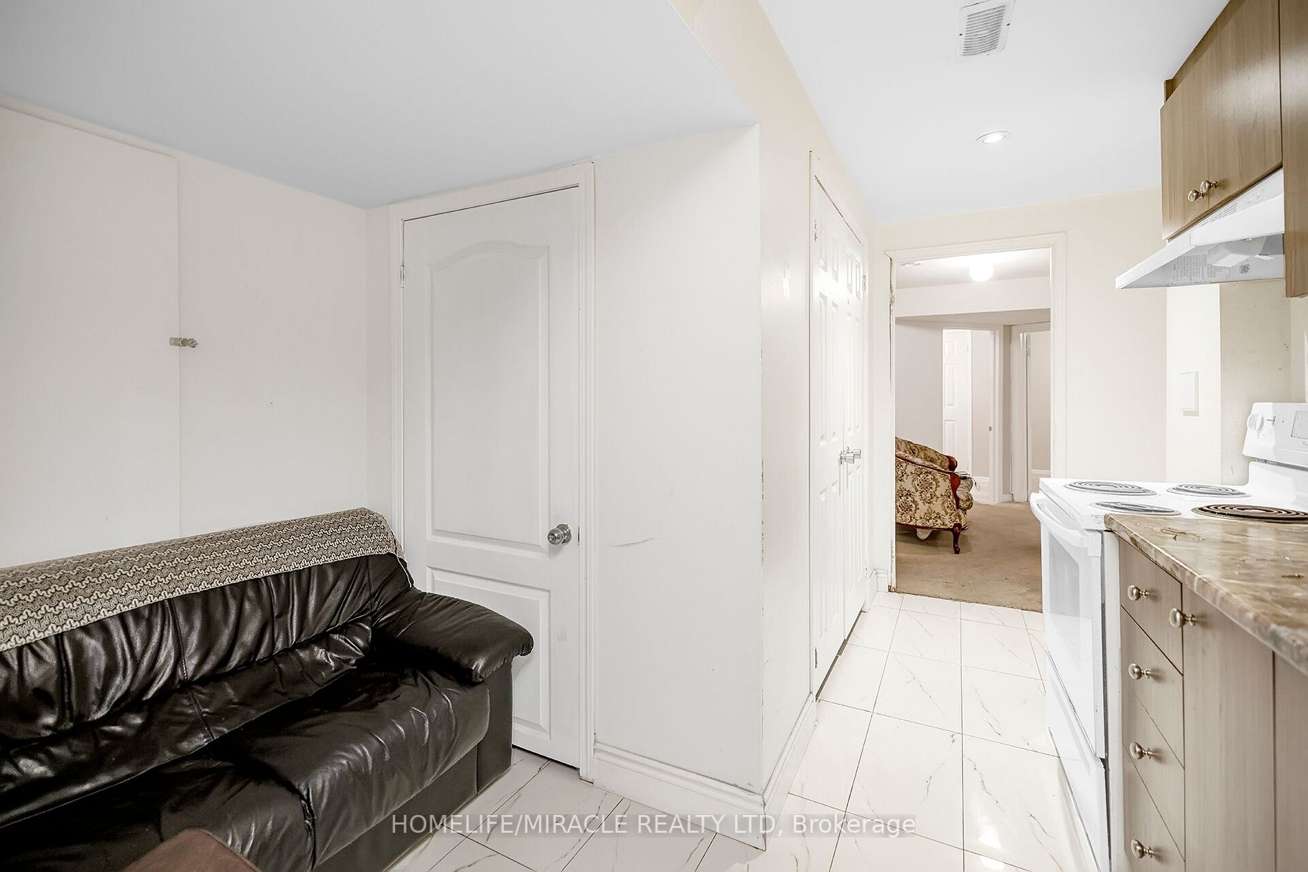 45 Commodore Dr