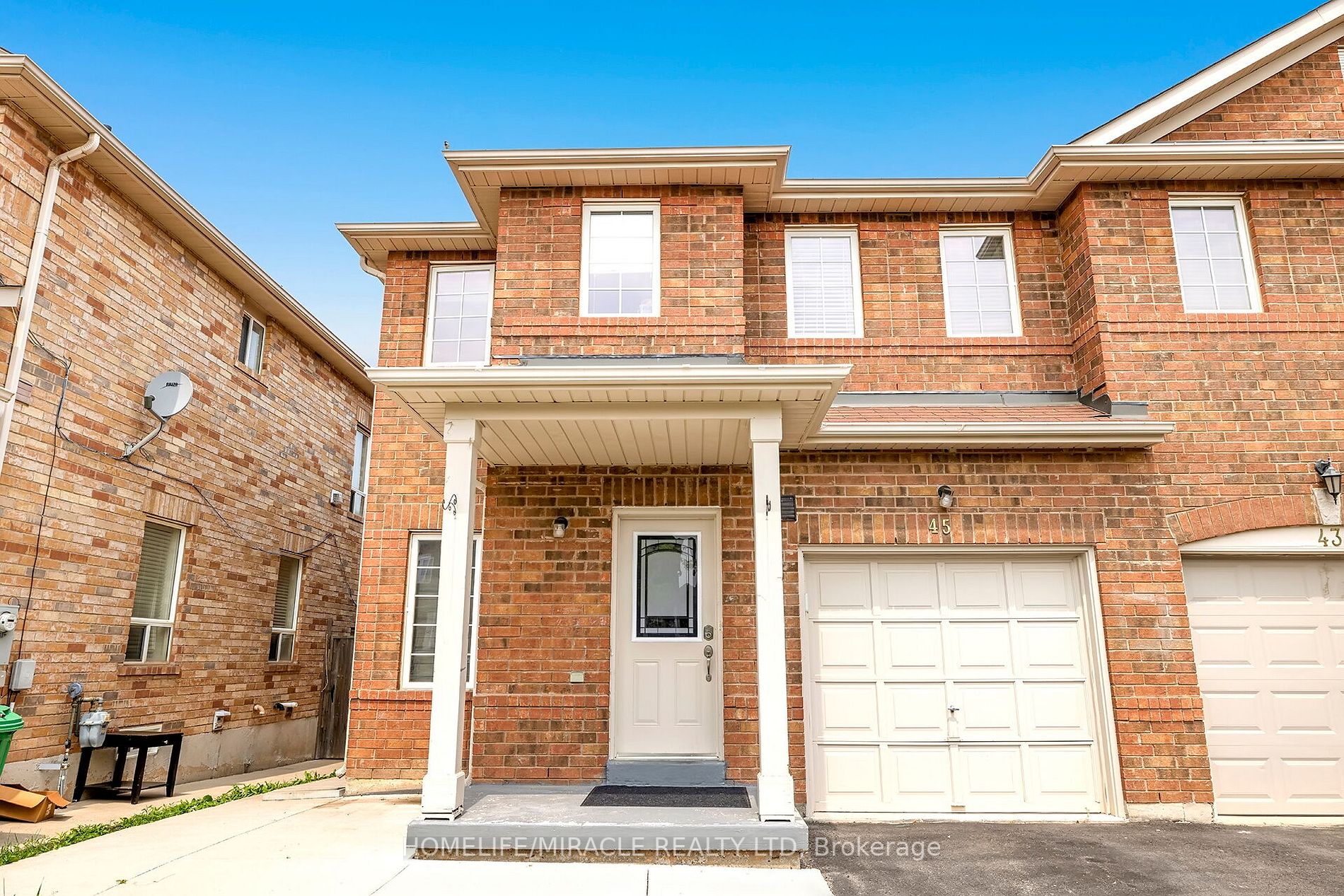 45 Commodore Dr