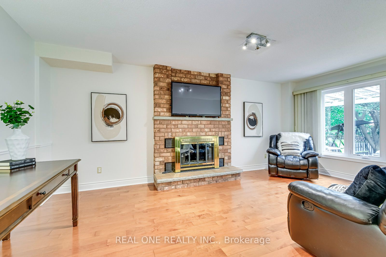 1276 Sir David Drive