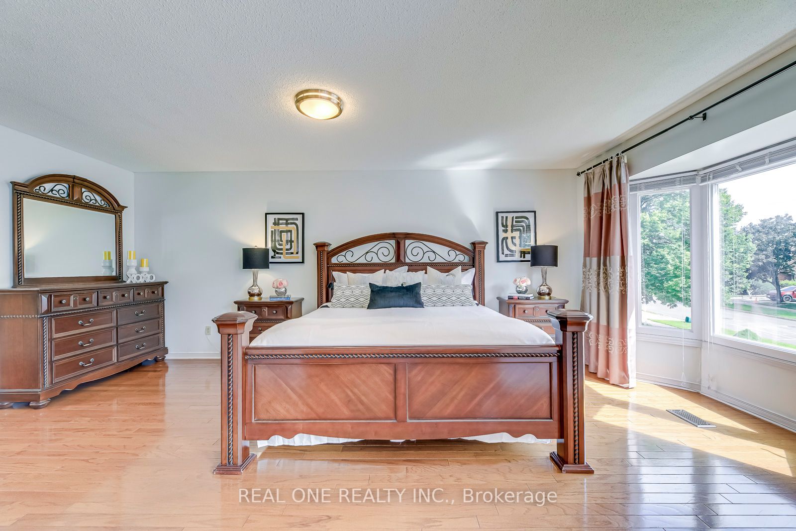 1276 Sir David Drive