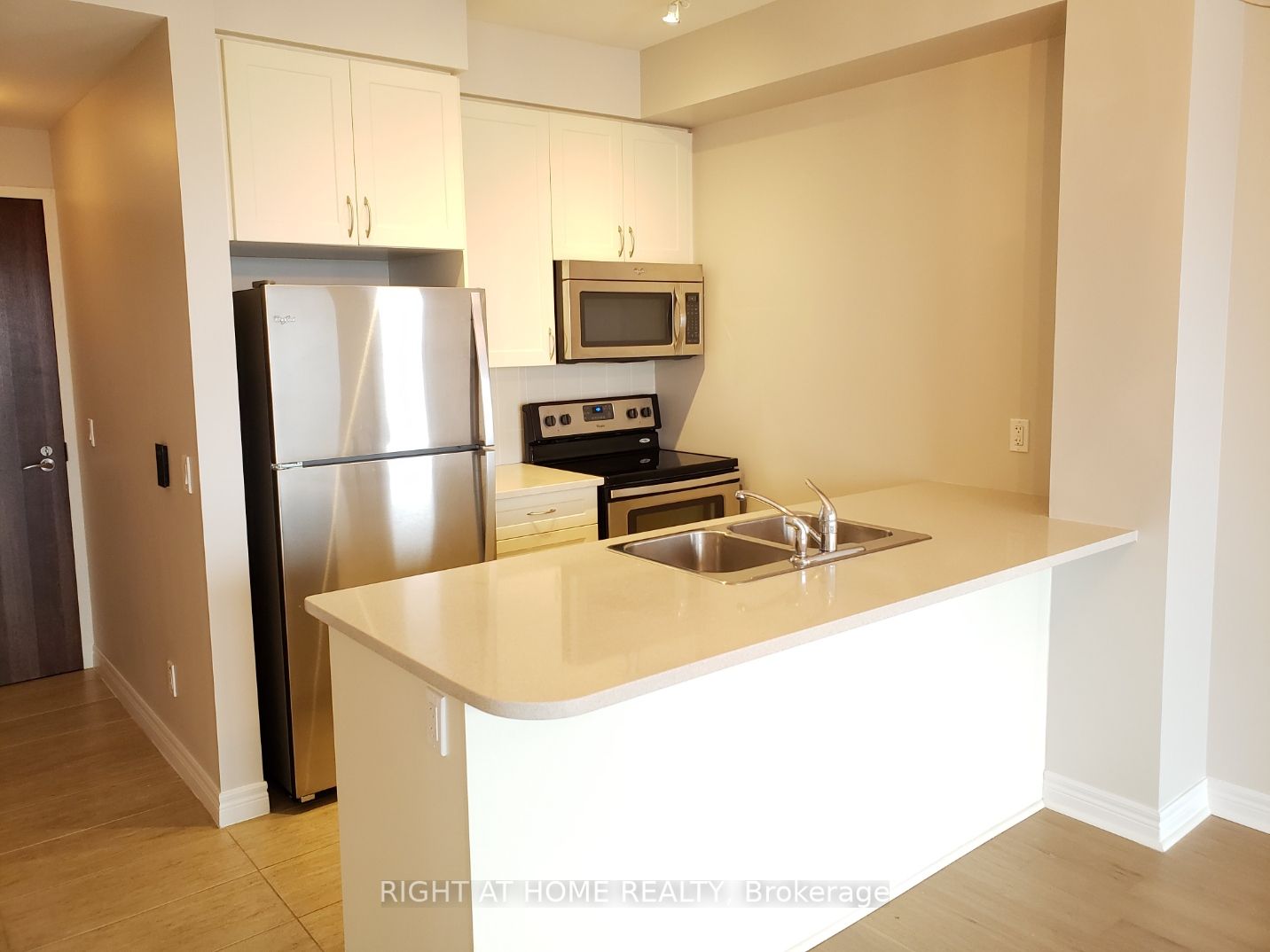 339 Rathburn Rd W, #717