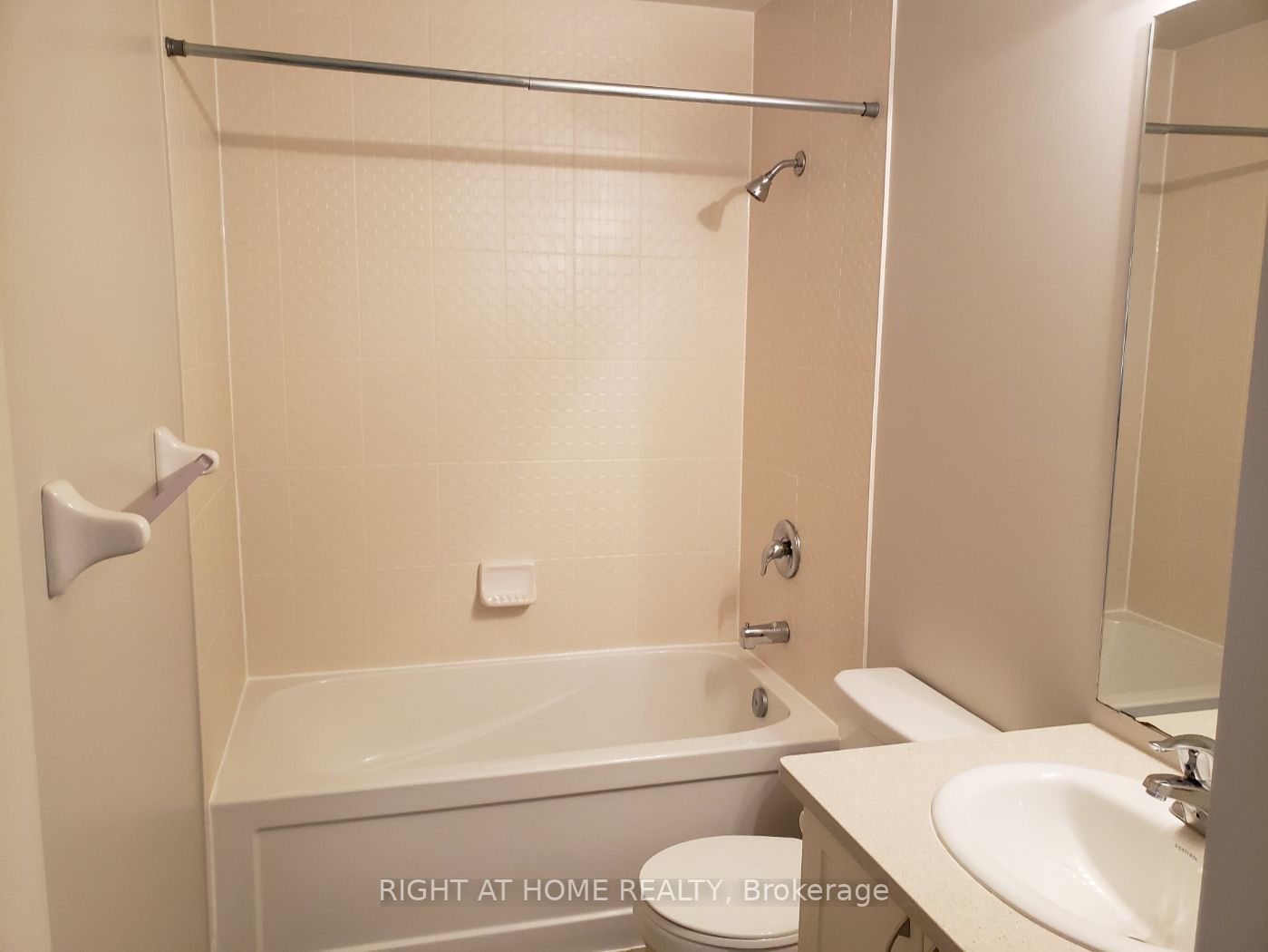 339 Rathburn Rd W, #717