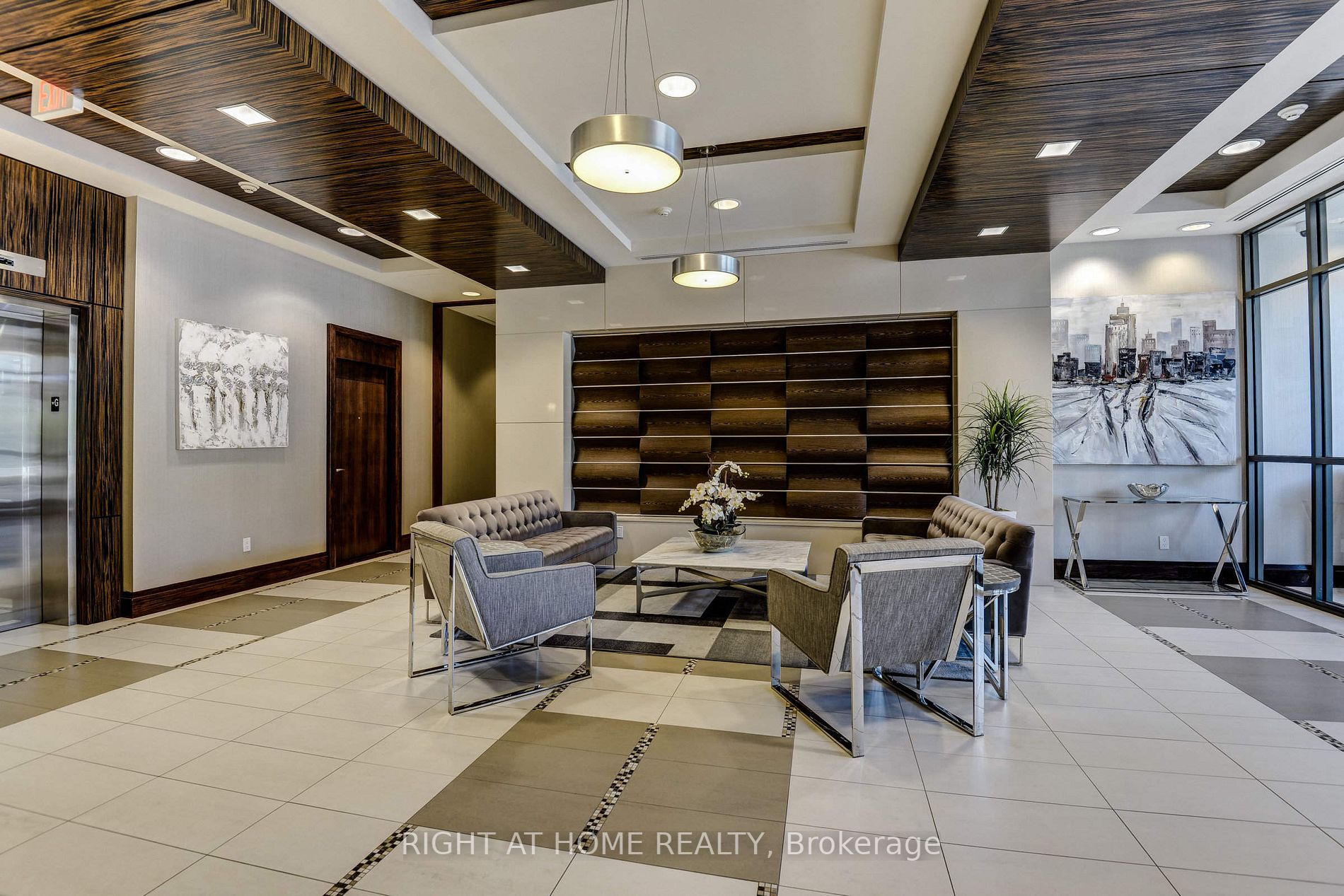 339 Rathburn Rd W, #717