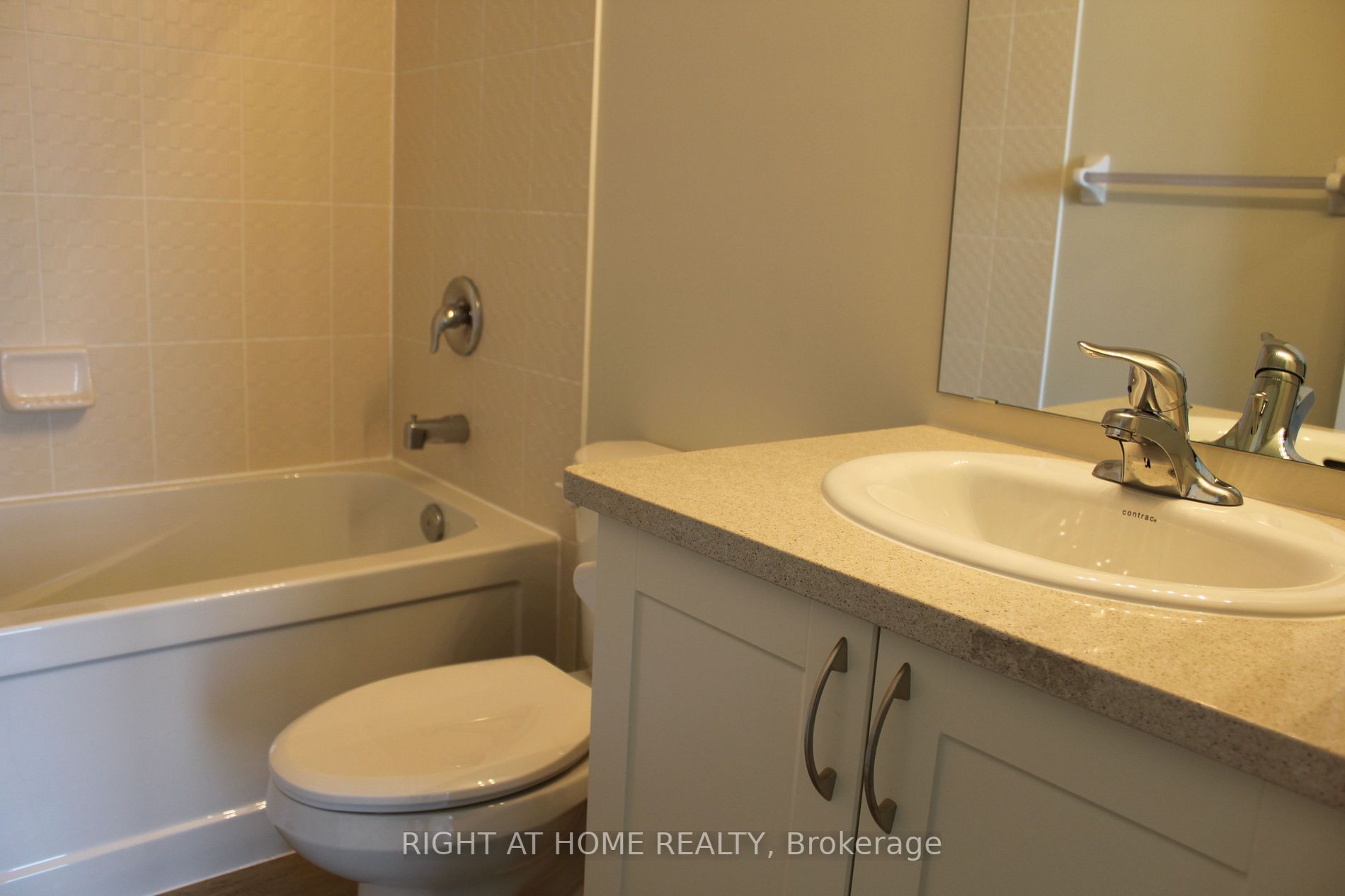 339 Rathburn Rd W, #717