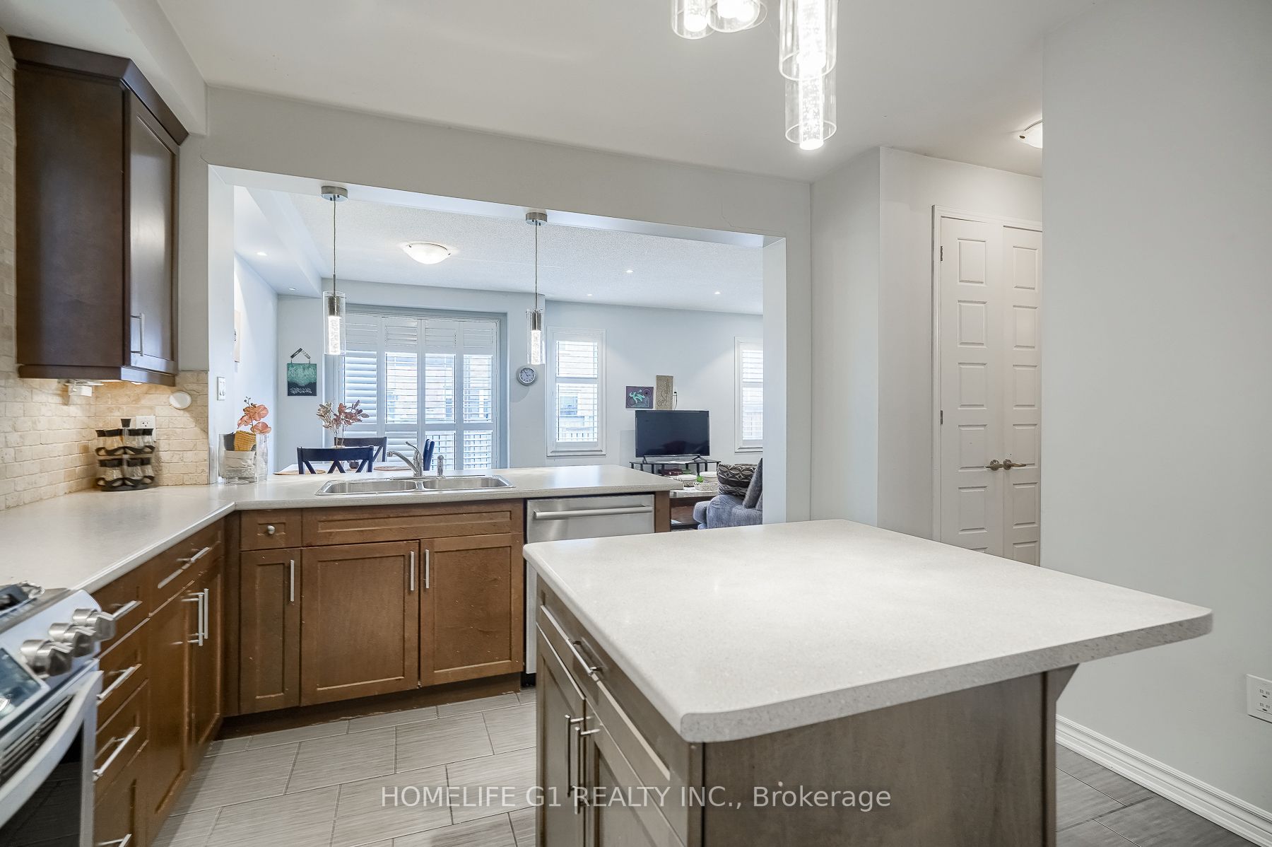 1540 Farmstead Dr