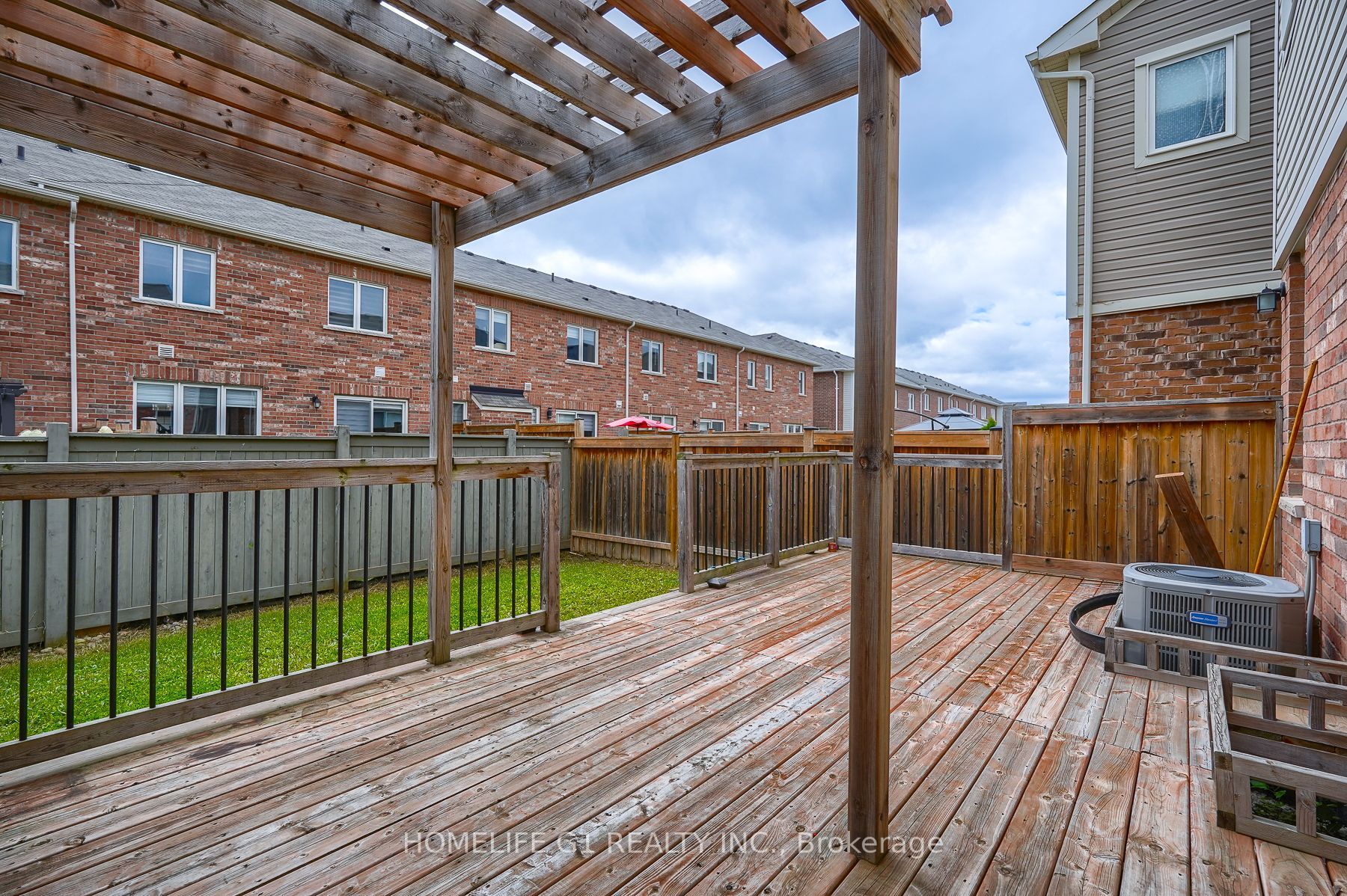 1540 Farmstead Dr