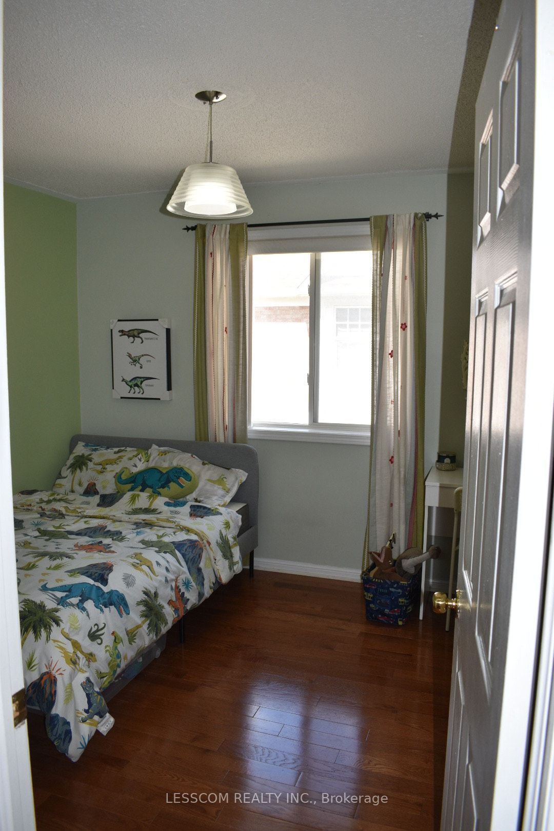 4 Cogswell Cres