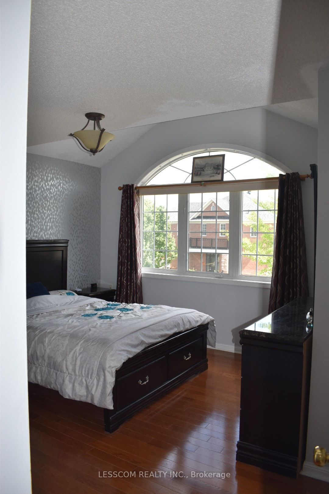 4 Cogswell Cres