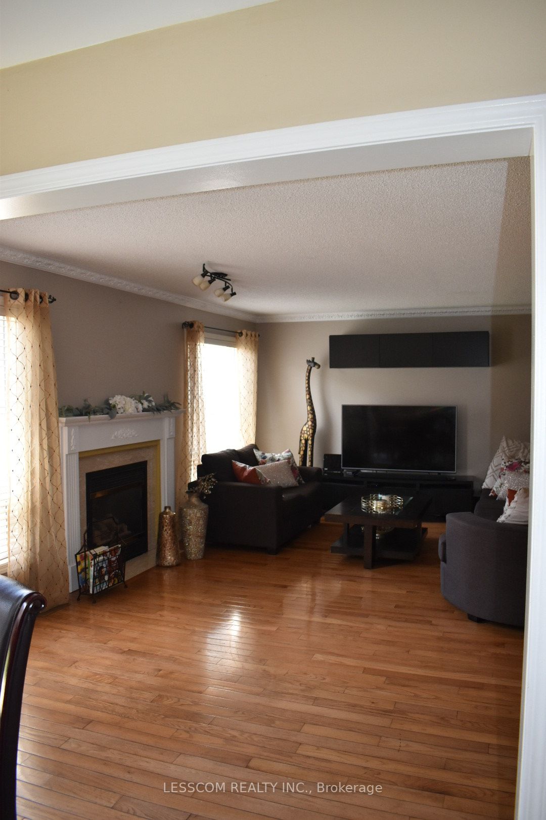 4 Cogswell Cres