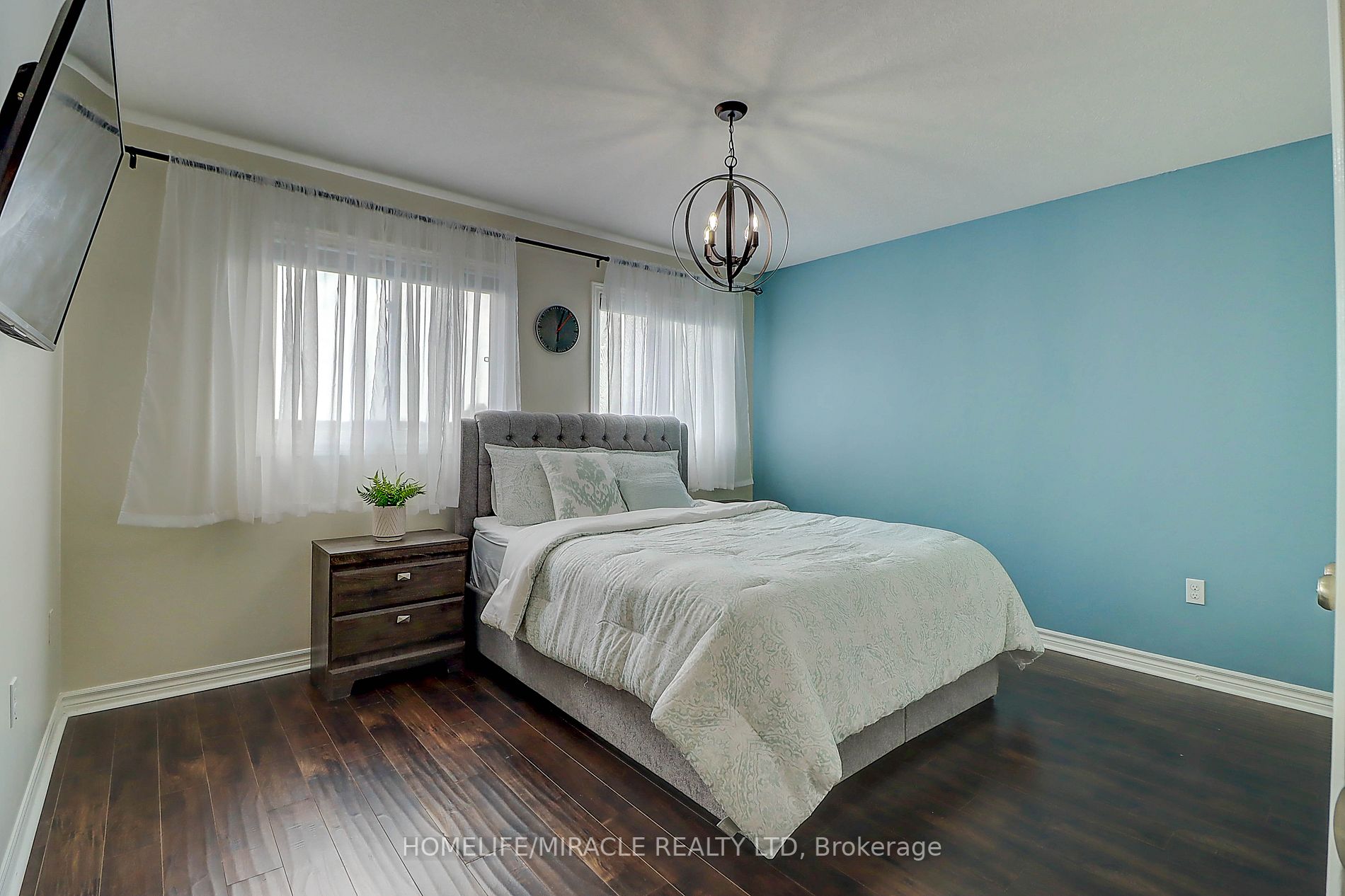 58 James Arnott Crescent