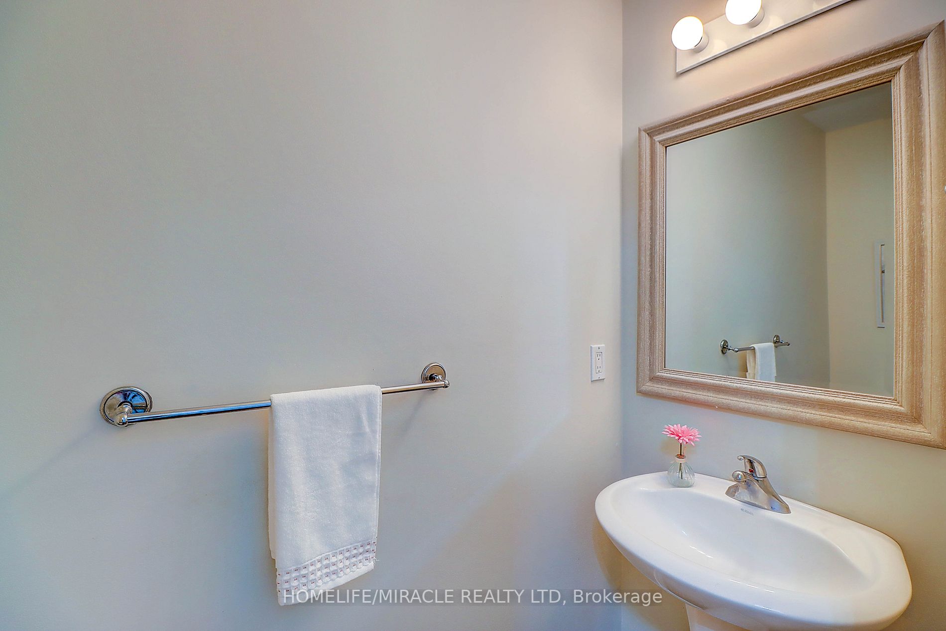 58 James Arnott Crescent