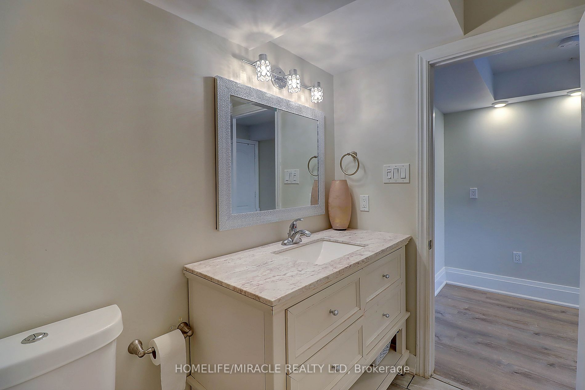 58 James Arnott Crescent