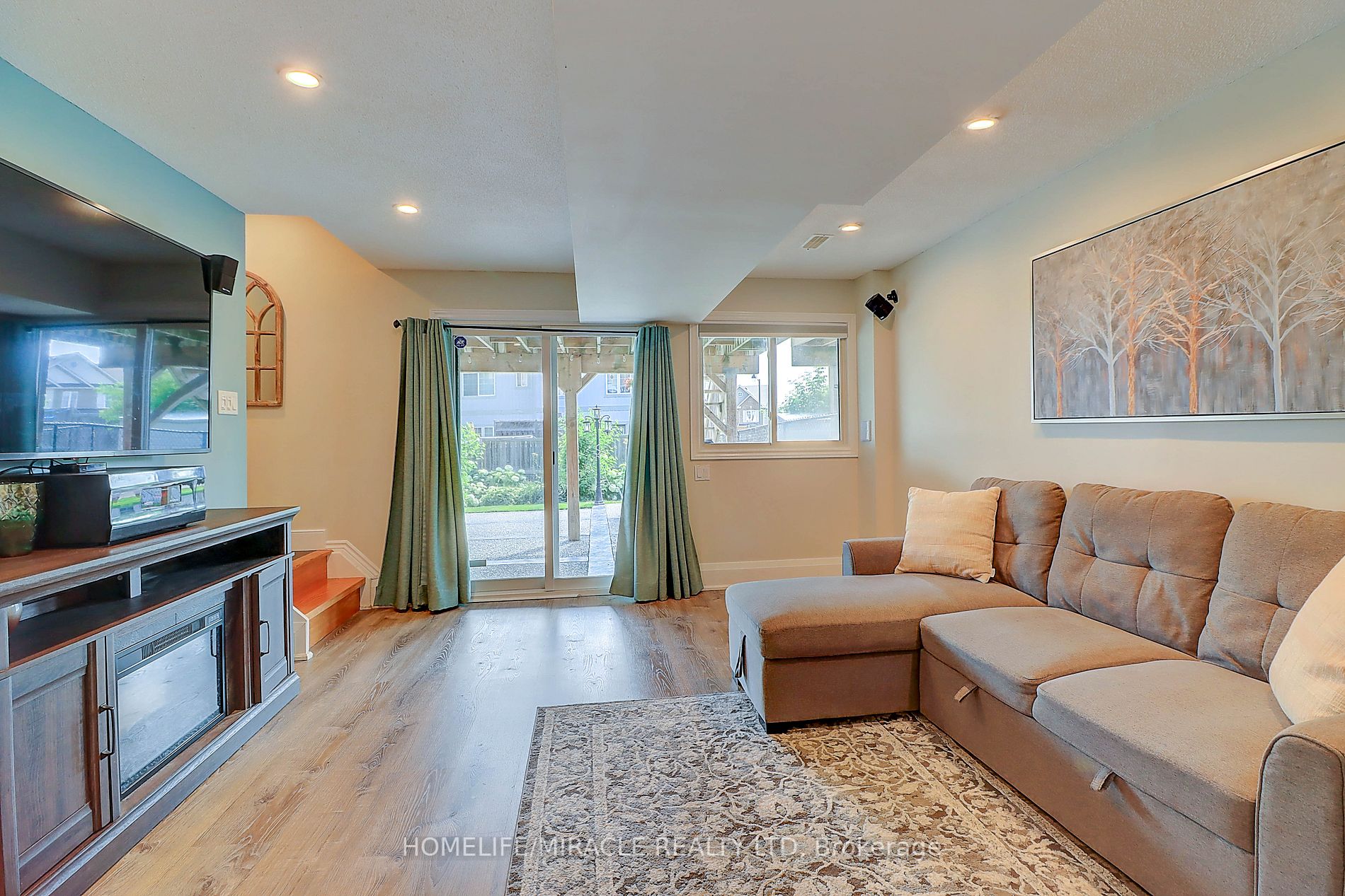 58 James Arnott Crescent
