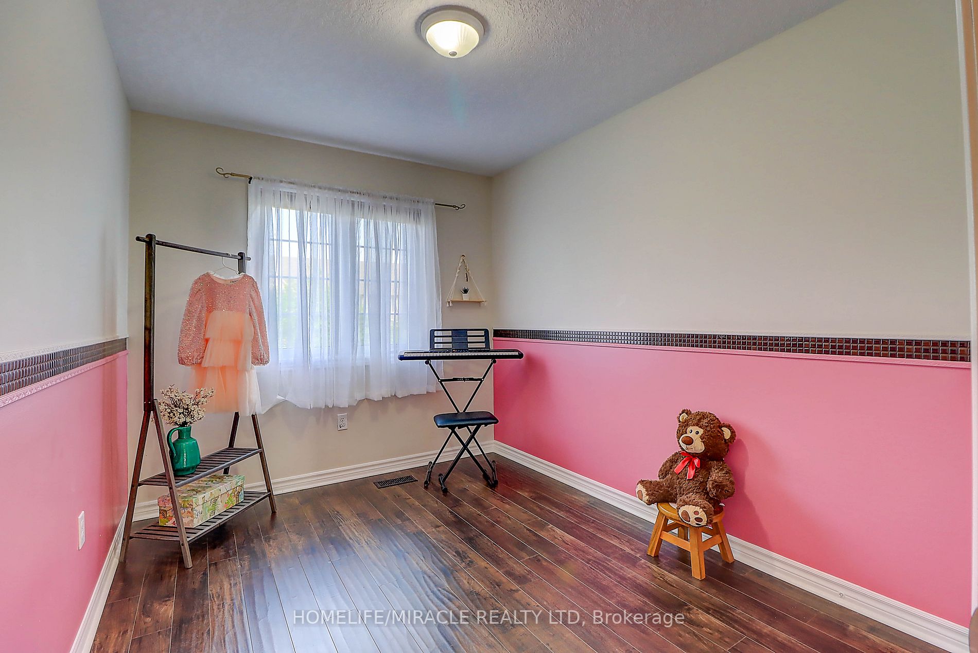 58 James Arnott Crescent