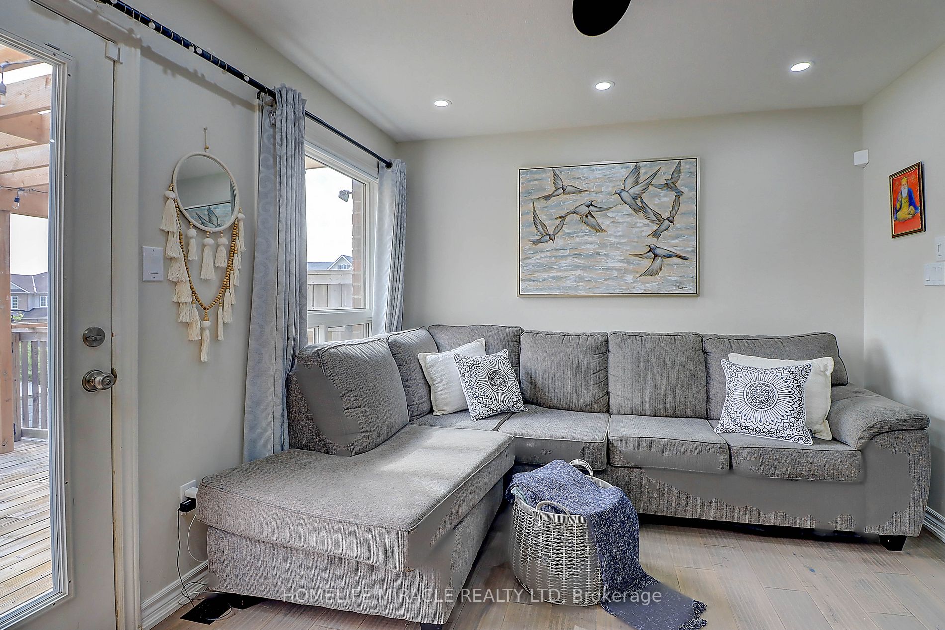 58 James Arnott Crescent