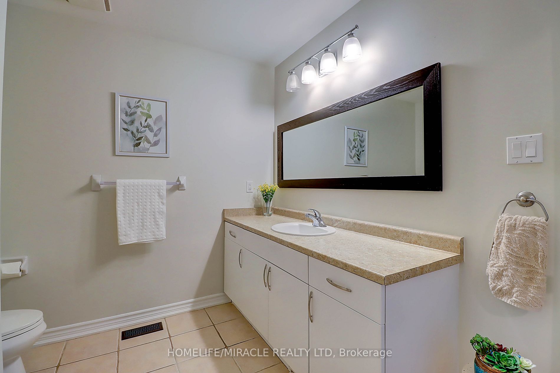 58 James Arnott Crescent