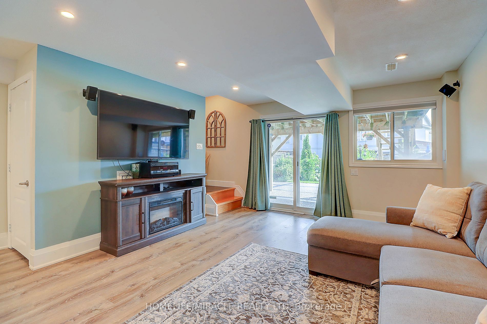 58 James Arnott Crescent