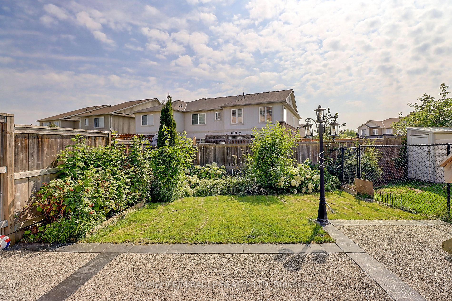58 James Arnott Crescent