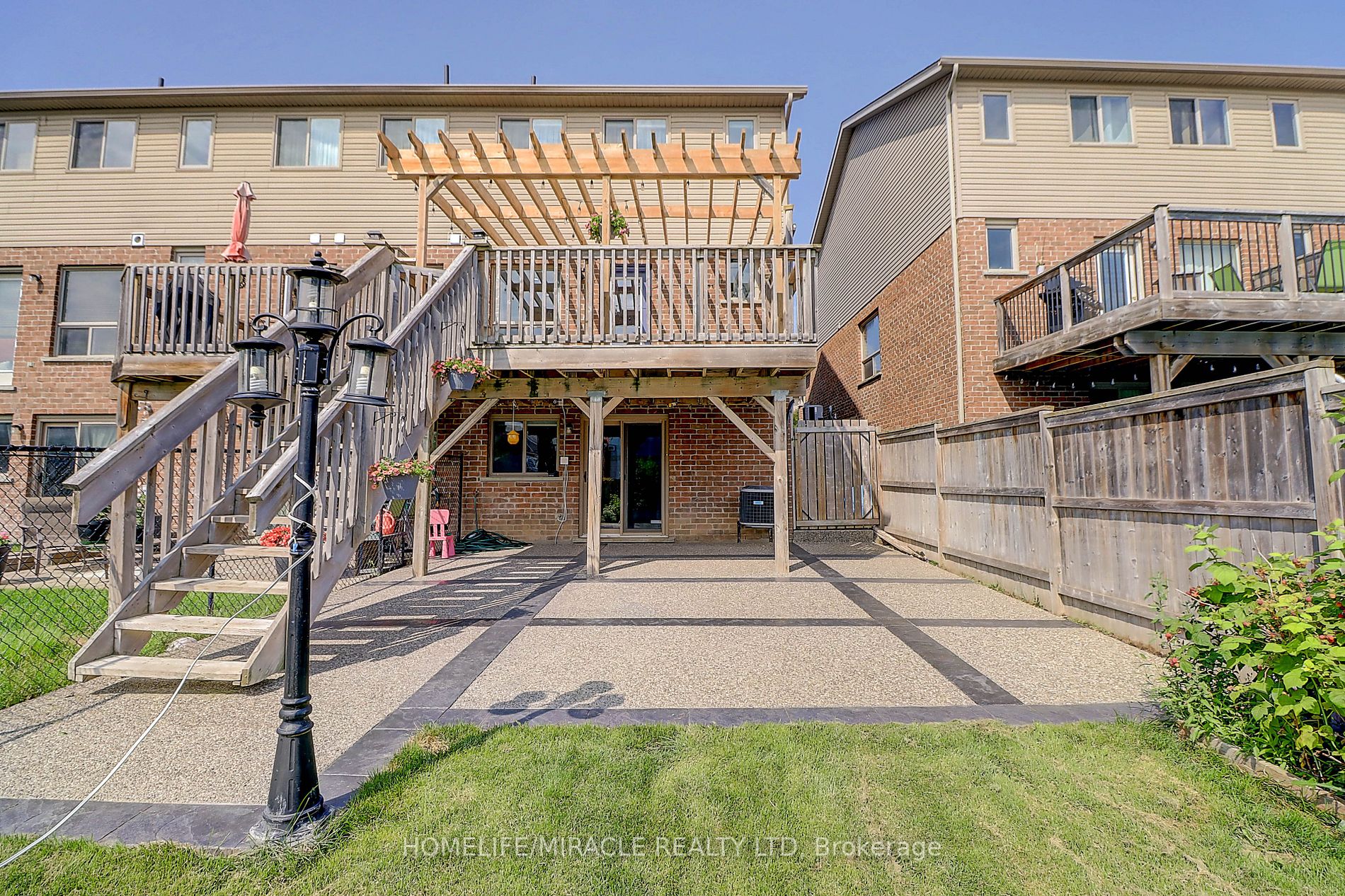 58 James Arnott Crescent