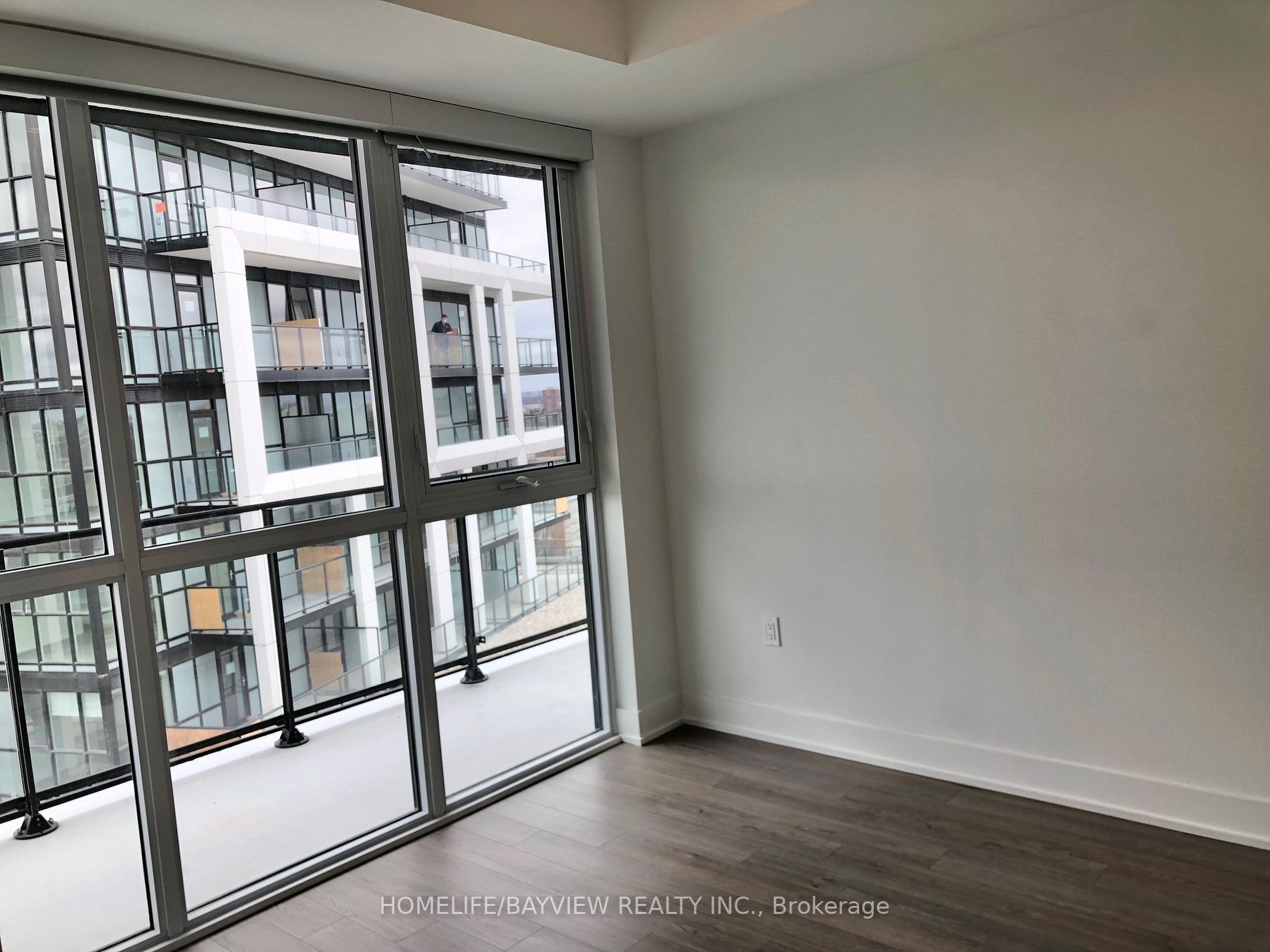 60 George Butchart Dr, #618