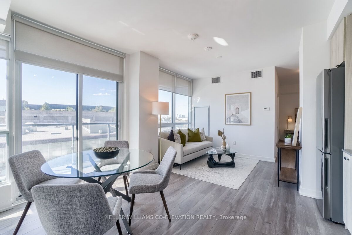 10 De Boers Dr, #601