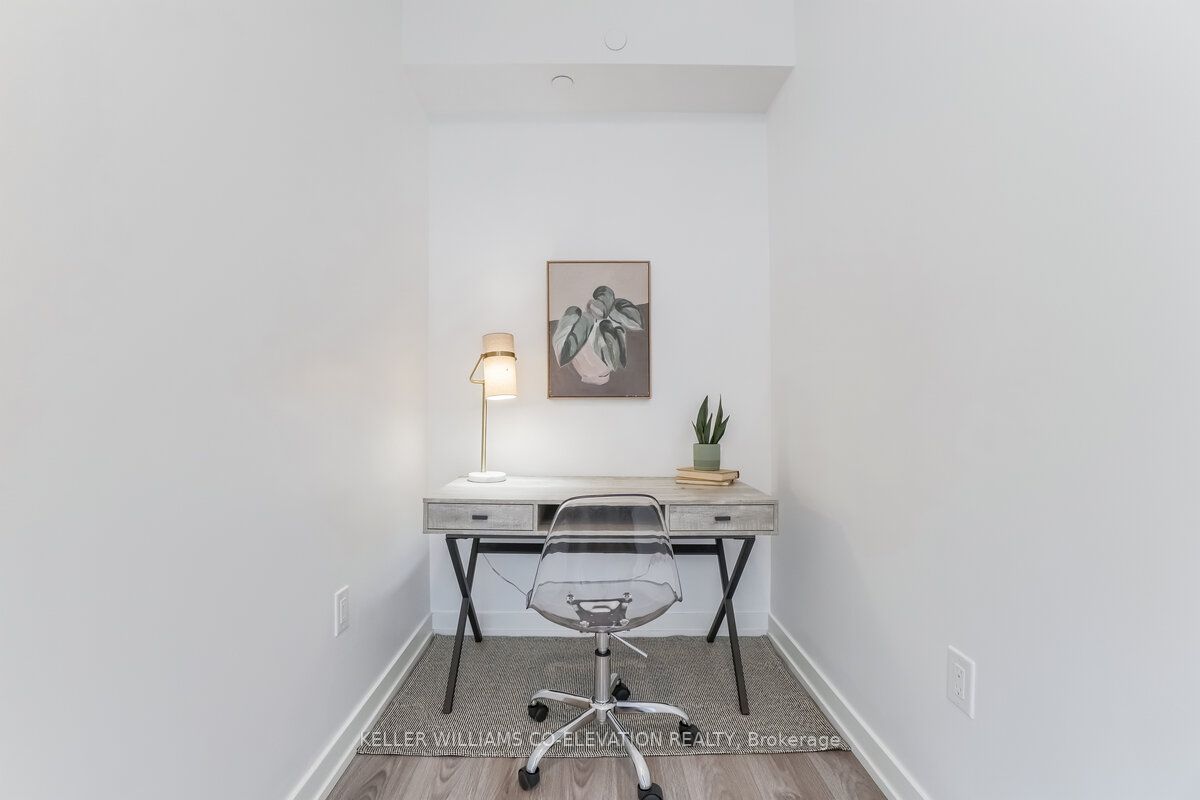 10 De Boers Dr, #601