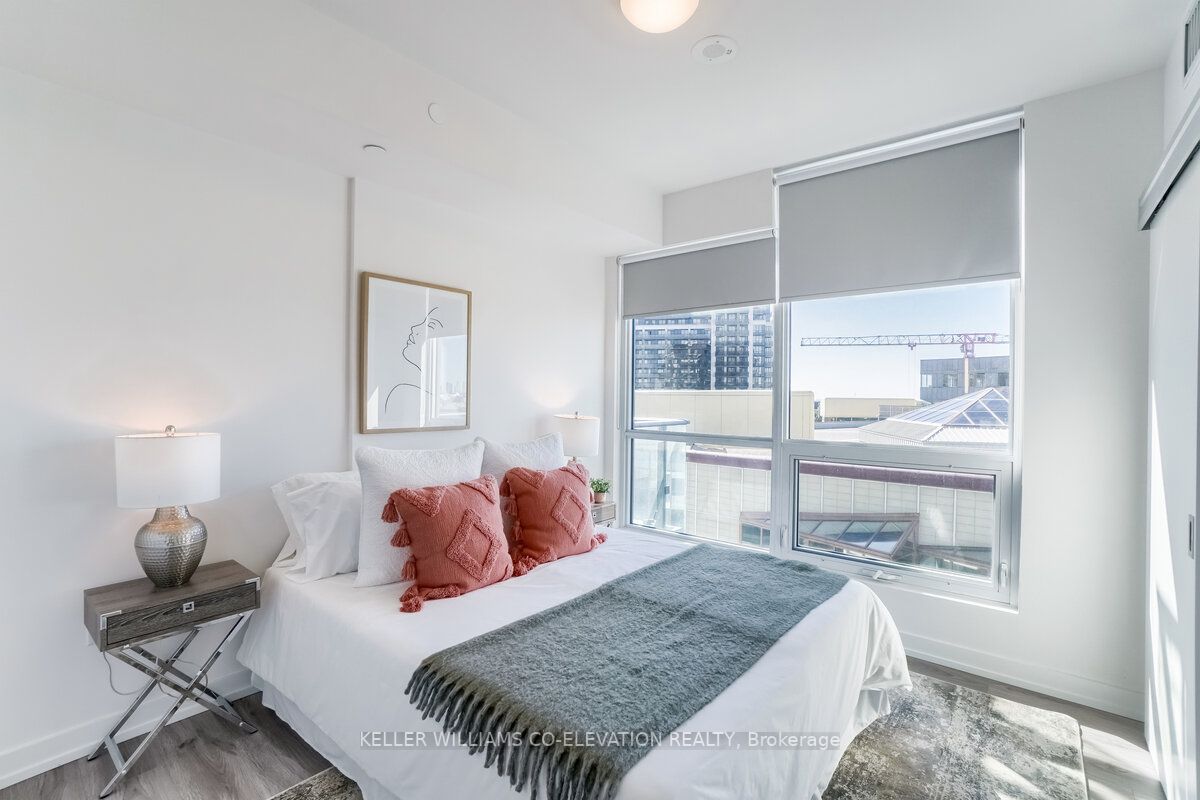 10 De Boers Dr, #601