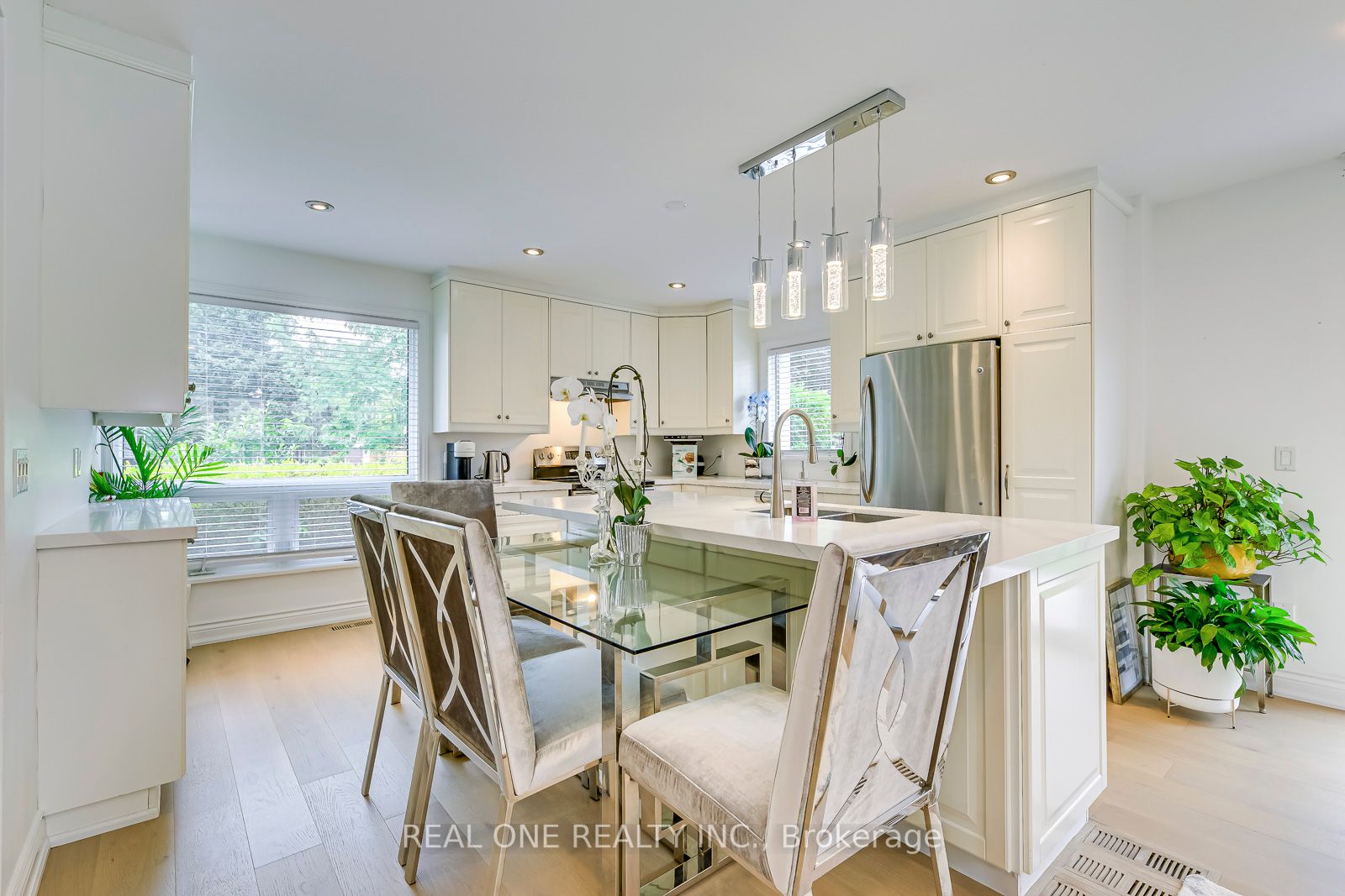 1354 Pinegrove Rd