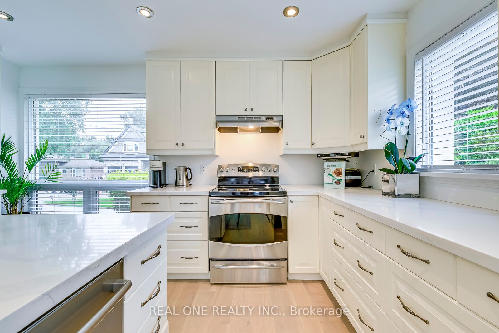 1354 Pinegrove Rd