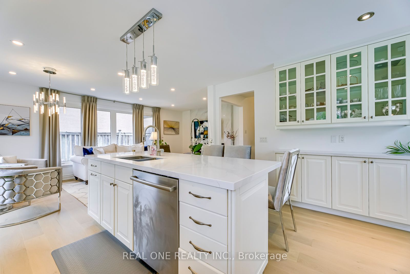 1354 Pinegrove Rd