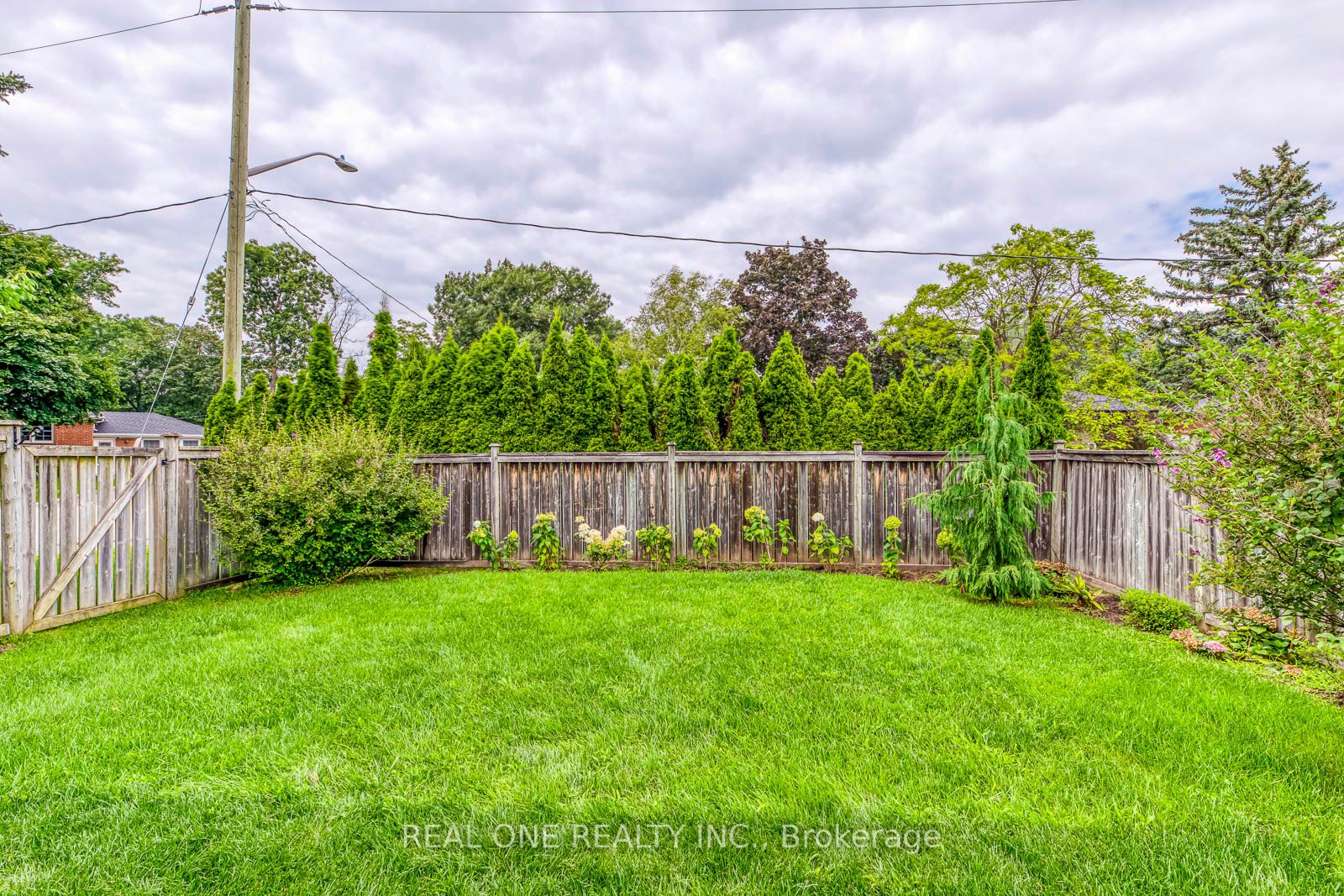 1354 Pinegrove Rd