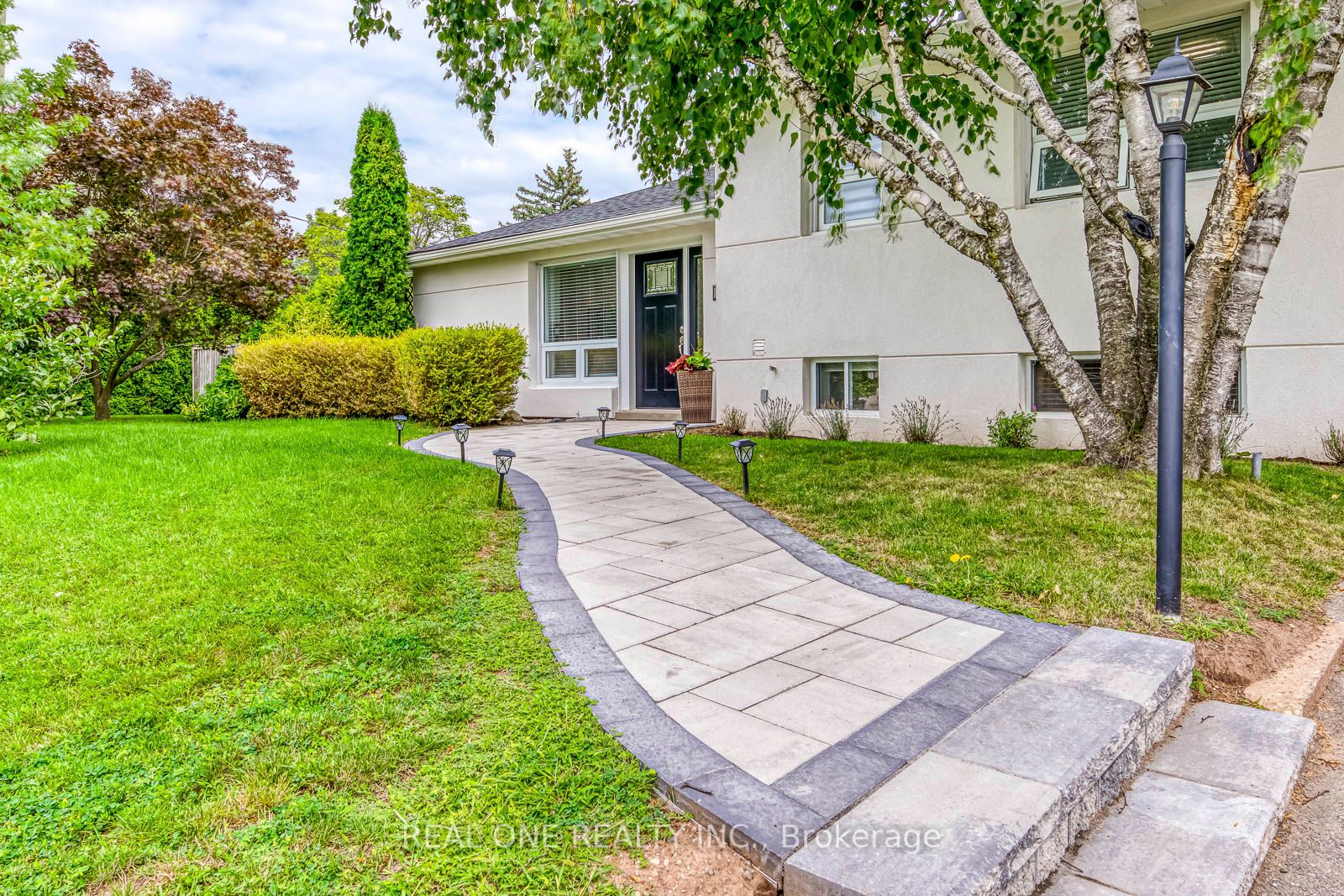 1354 Pinegrove Rd