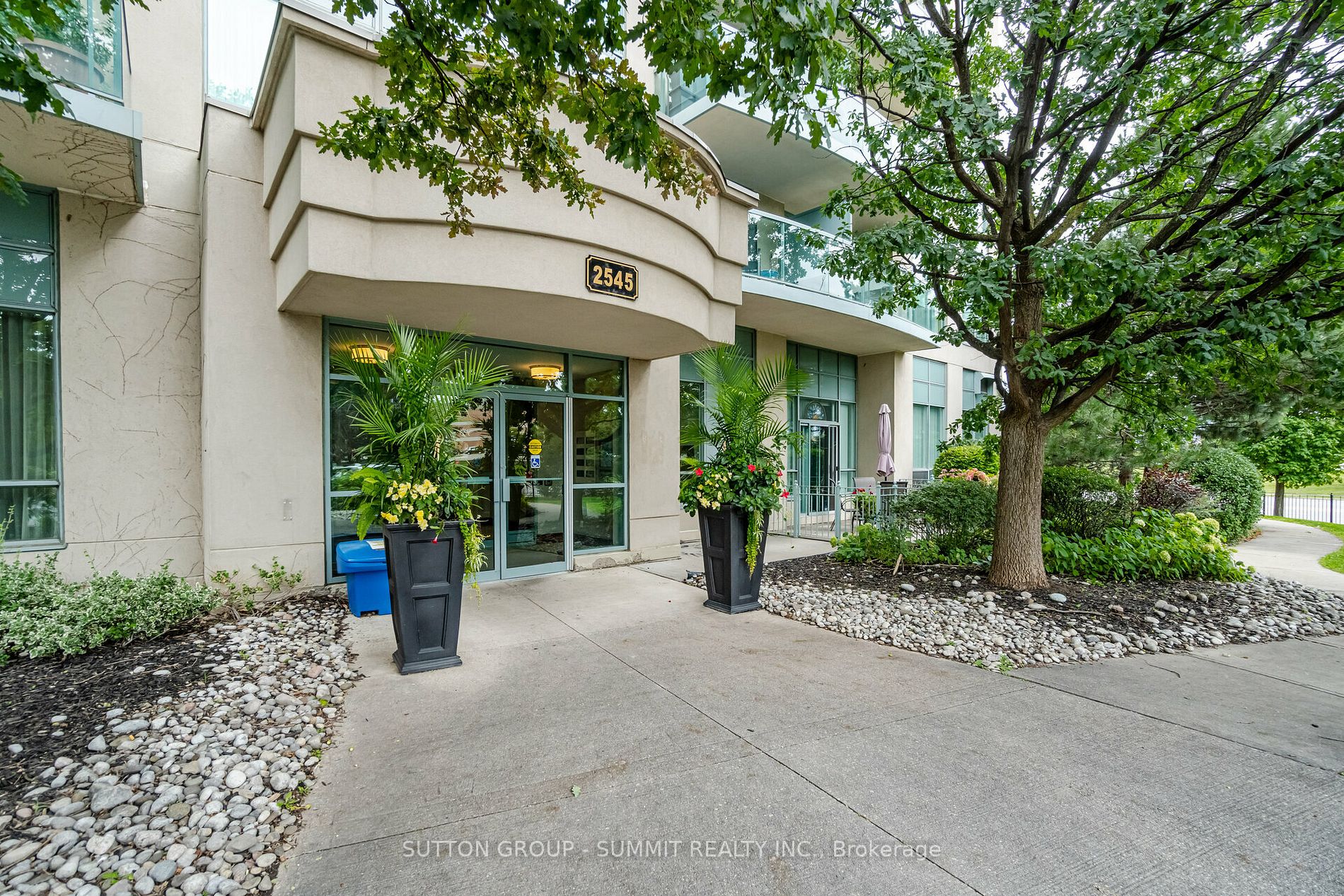 2545 Erin Centre Blvd, #609