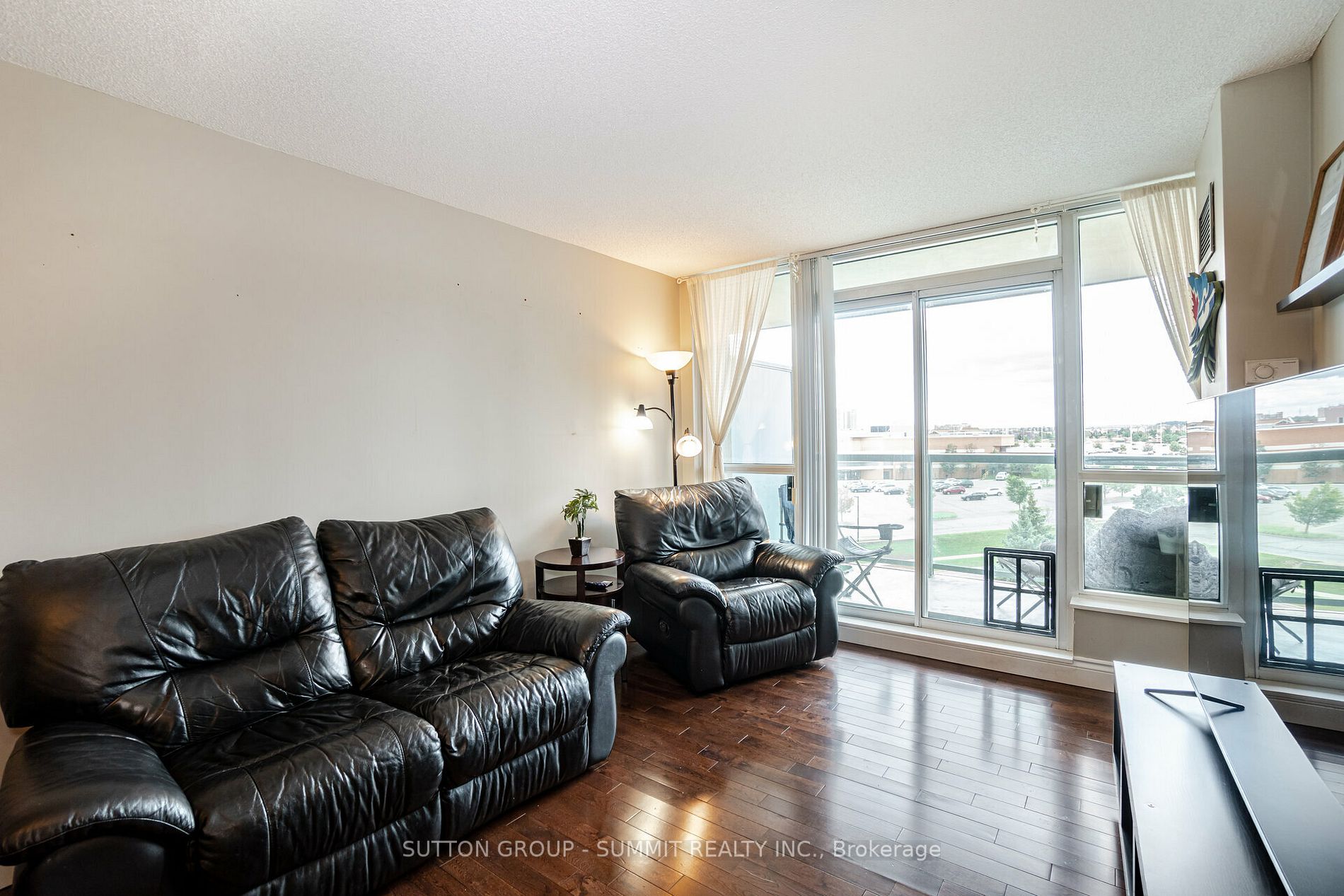 2545 Erin Centre Blvd, #609