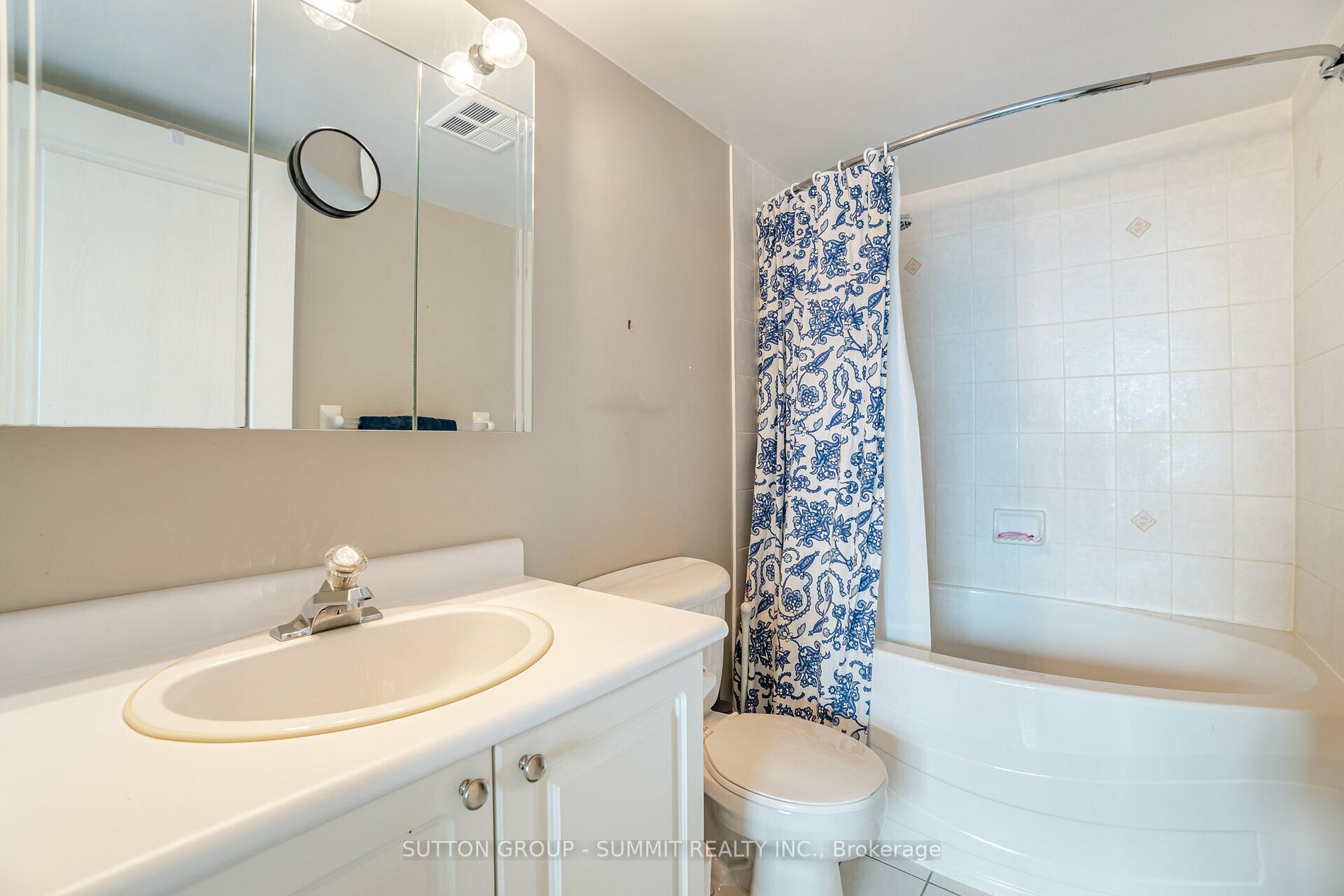 2545 Erin Centre Blvd, #609